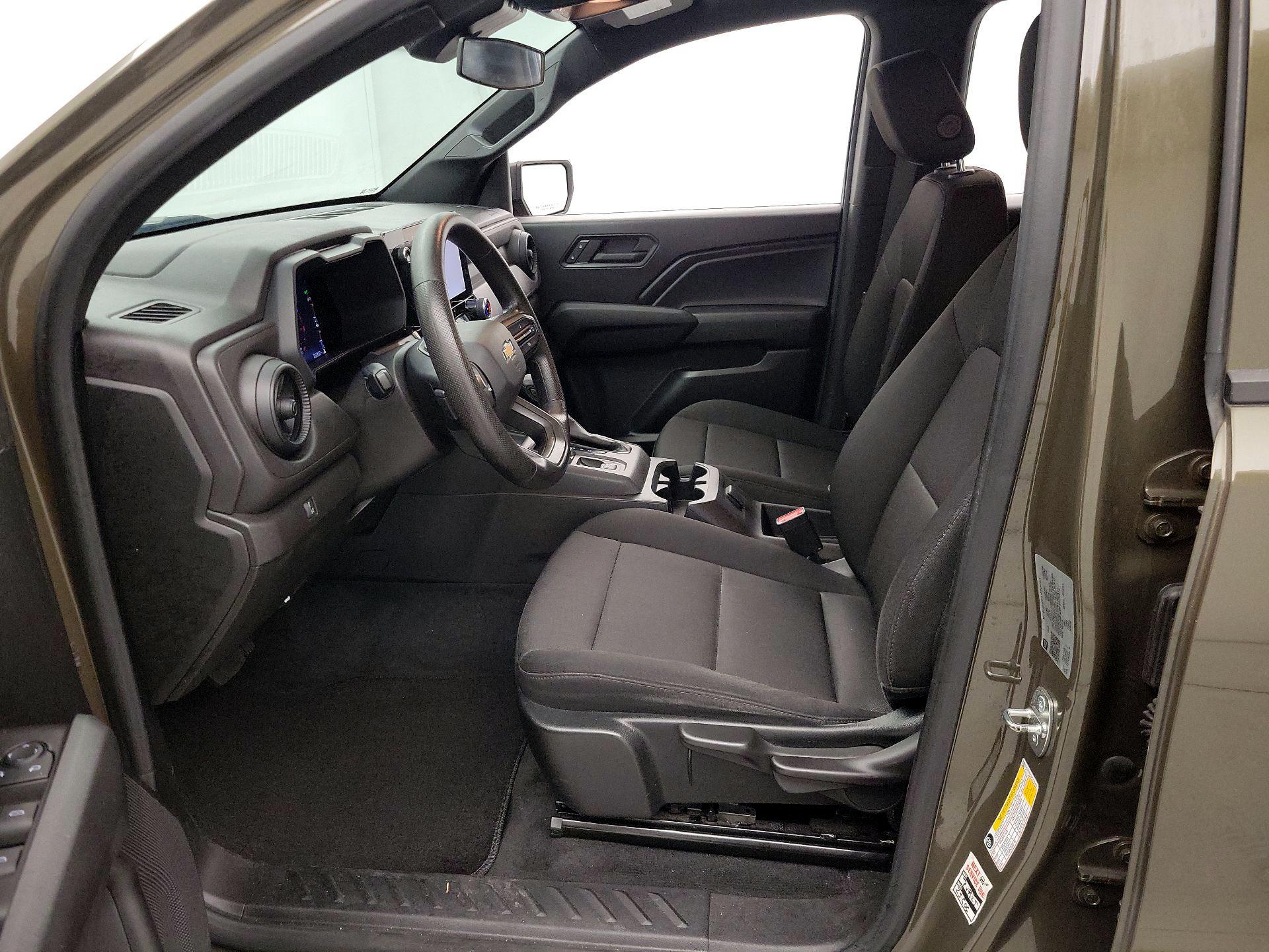 Thumbnail: 2023 Chevrolet Colorado - 11