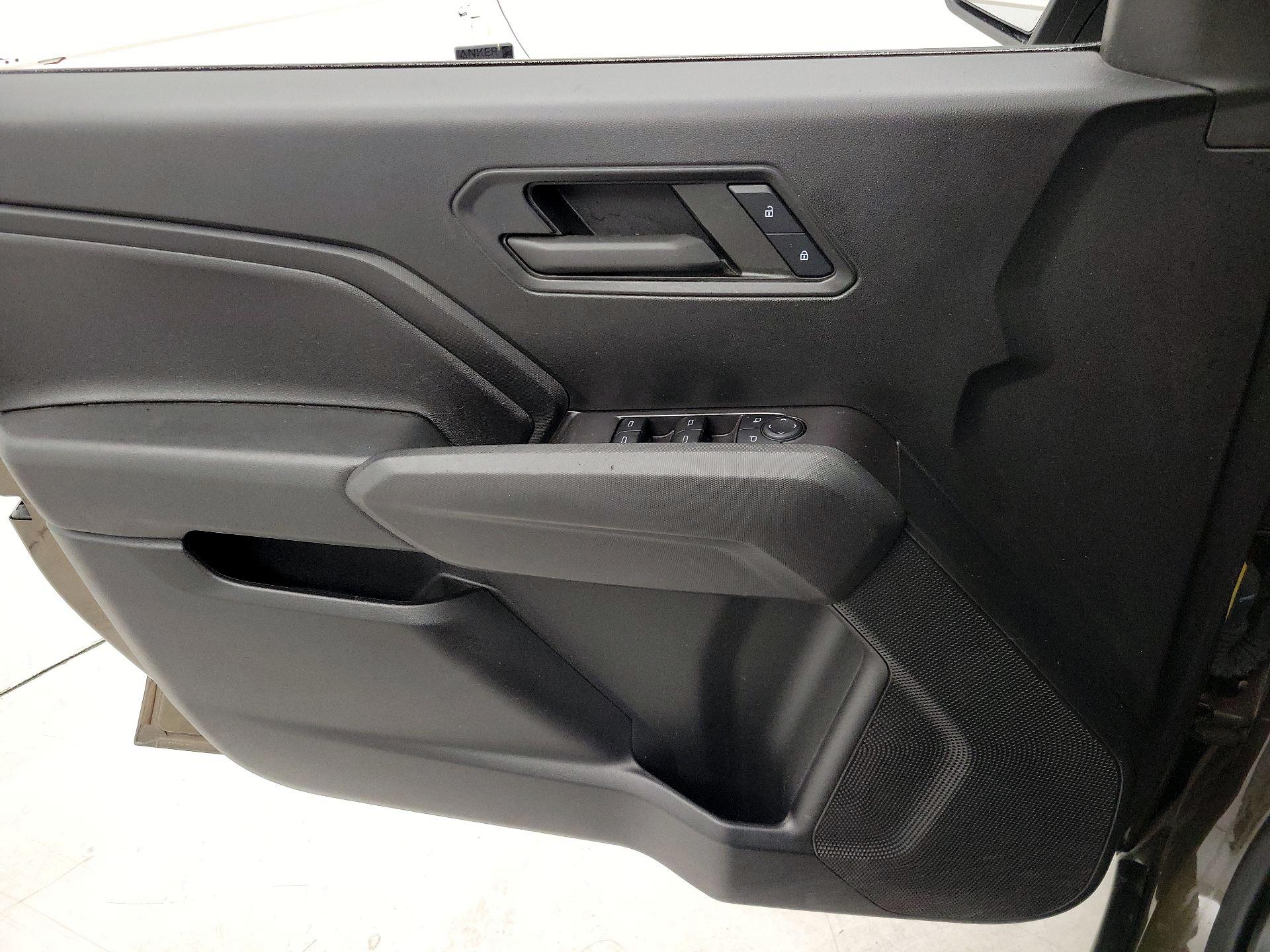 Thumbnail: 2023 Chevrolet Colorado - 12