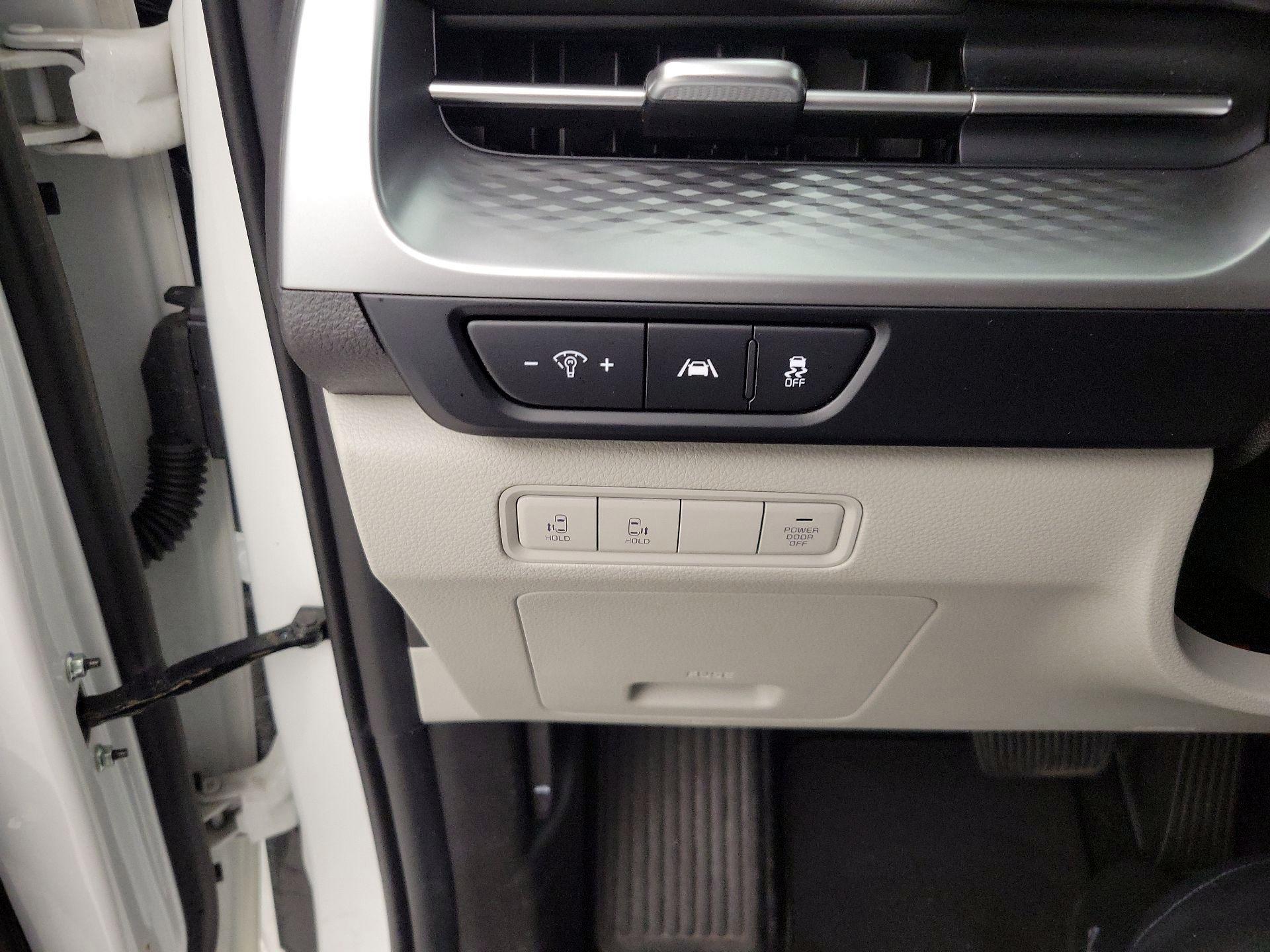 Thumbnail: 2024 Kia Carnival - 13