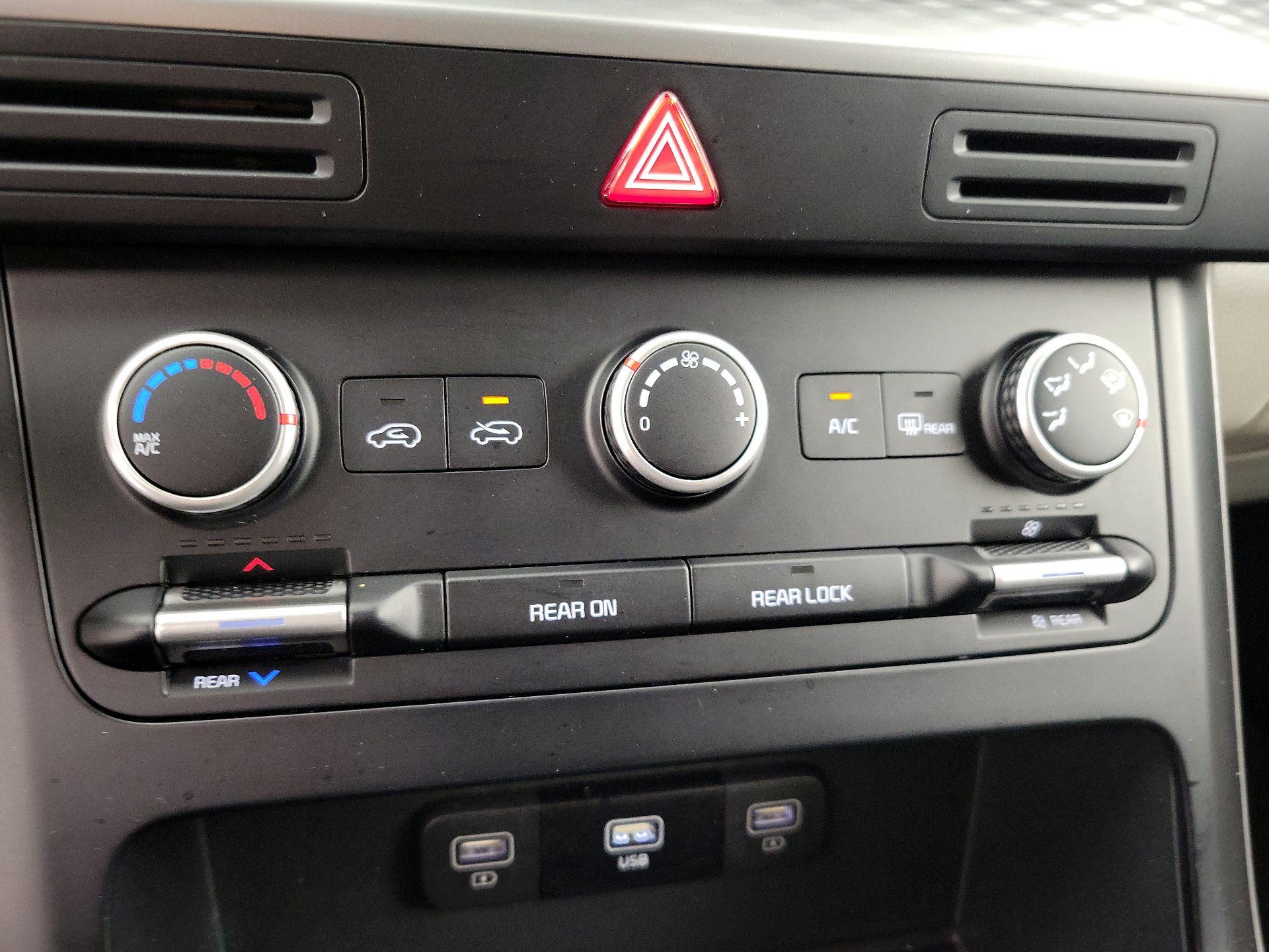 Thumbnail: 2024 Kia Carnival - 16