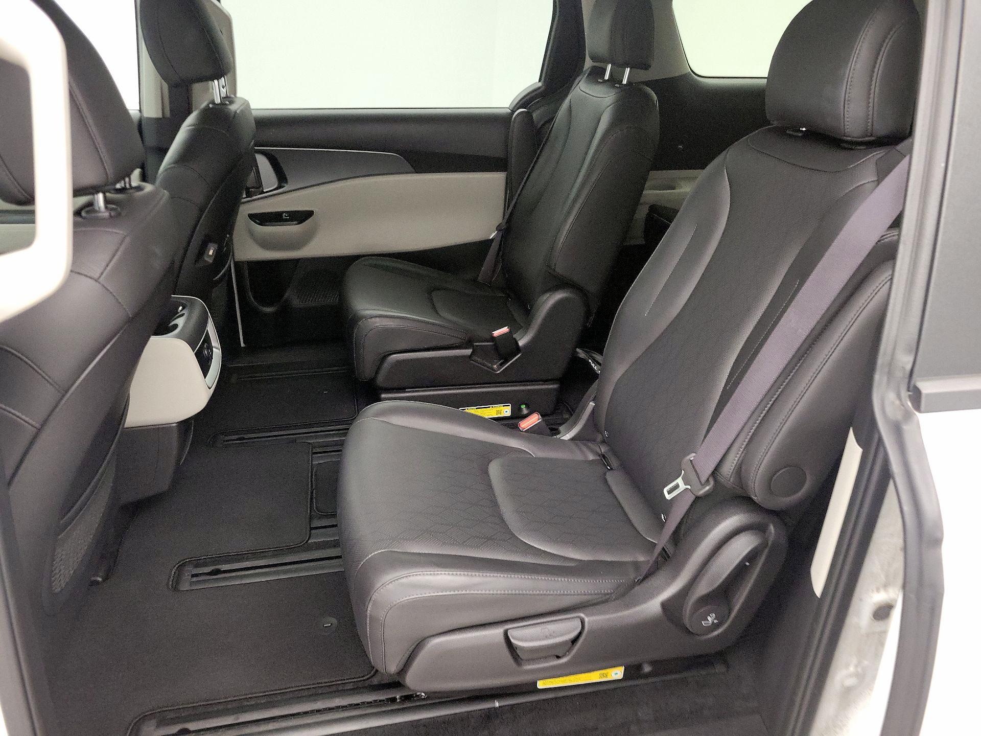 Thumbnail: 2024 Kia Carnival - 19