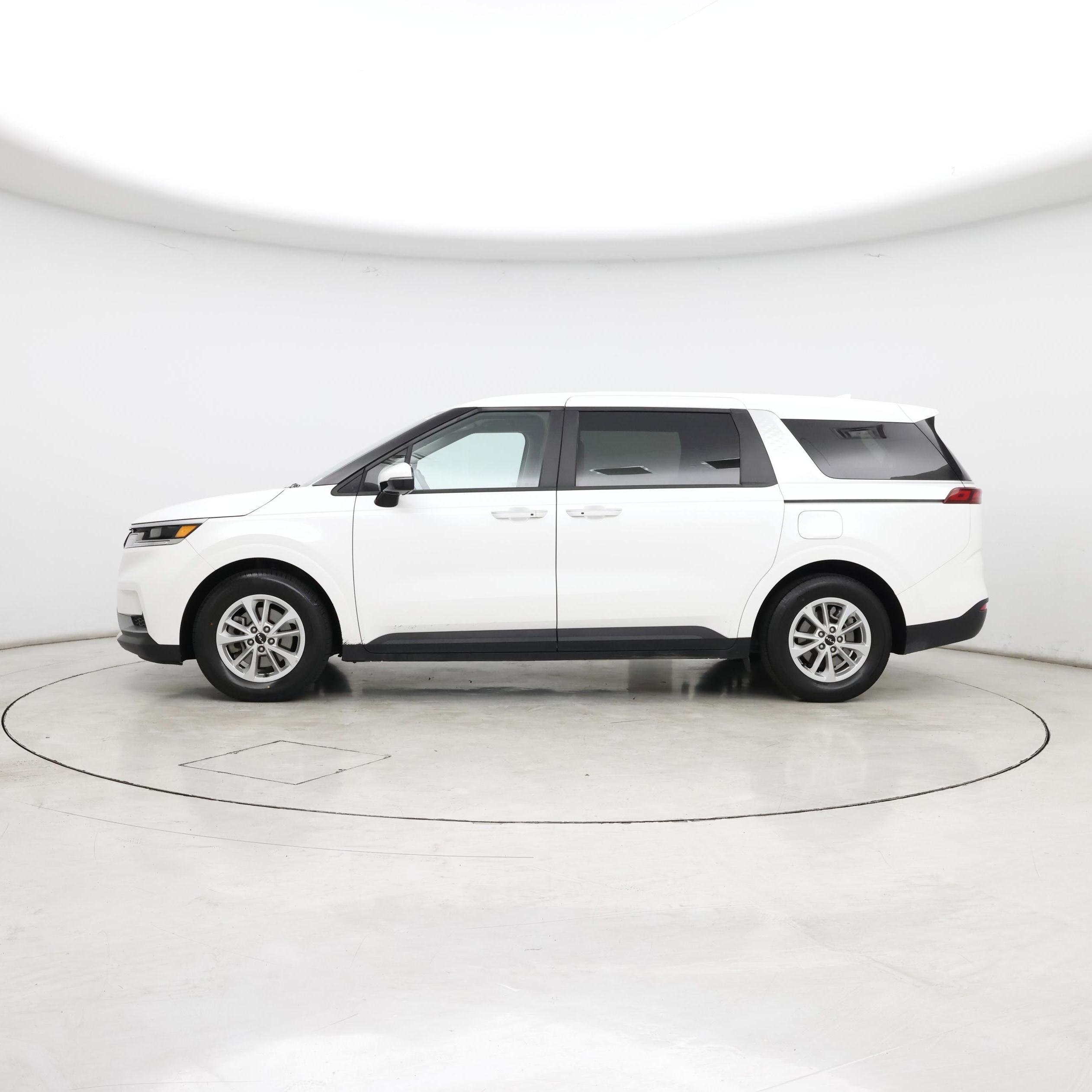 Thumbnail: 2024 Kia Carnival - 3