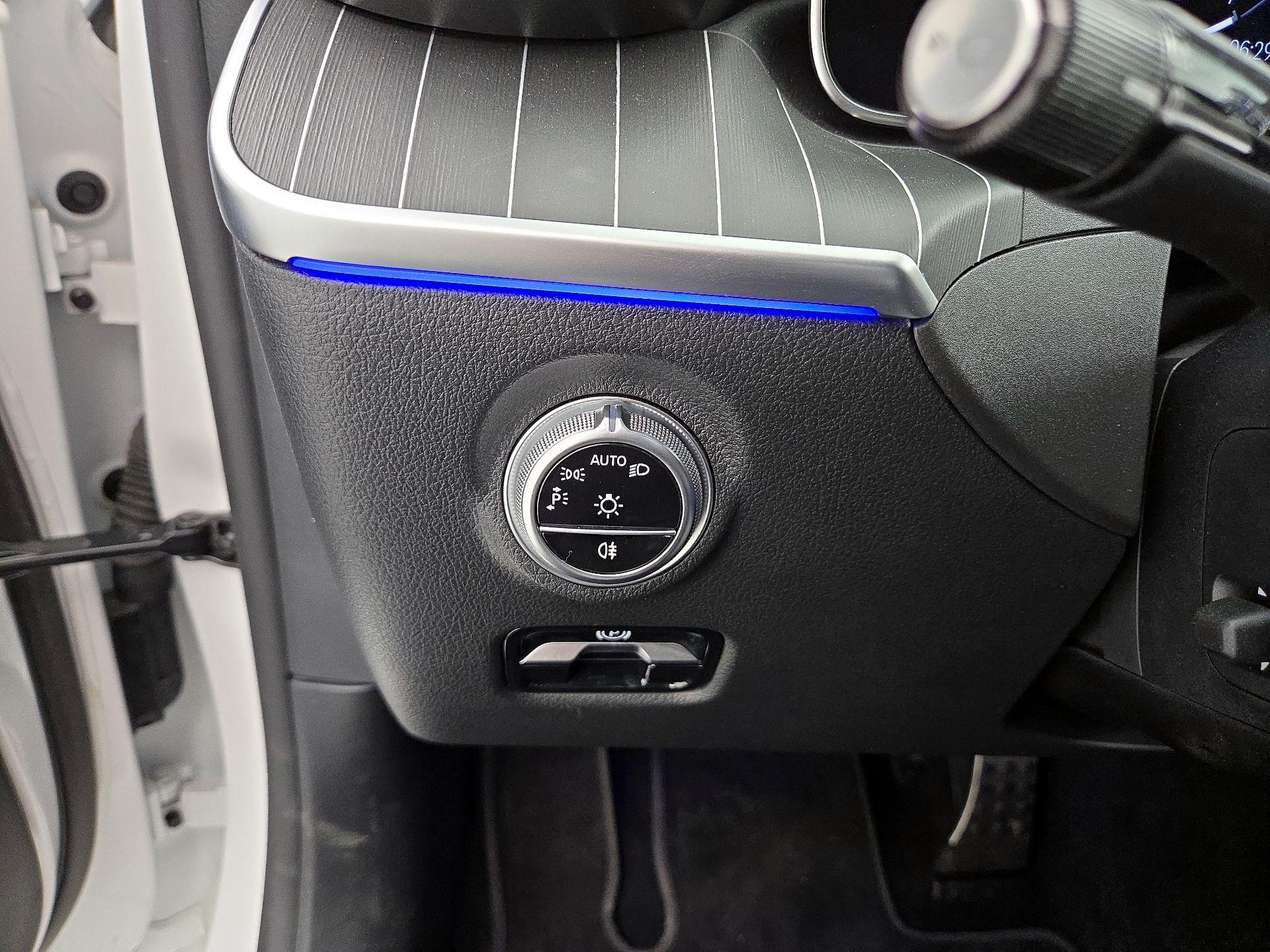 Thumbnail: 2023 Mercedes-Benz C-Class - 13