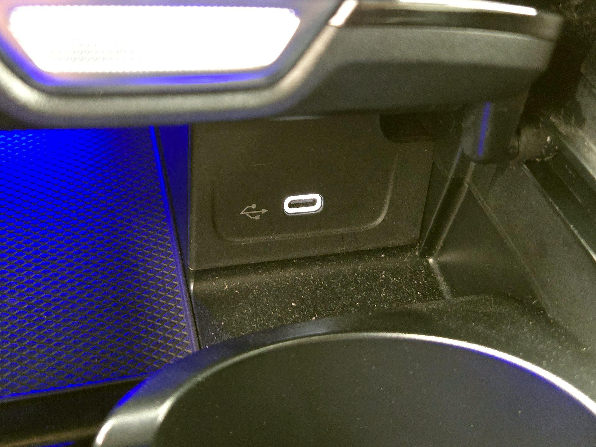 Thumbnail: 2023 Mercedes-Benz C-Class - 18