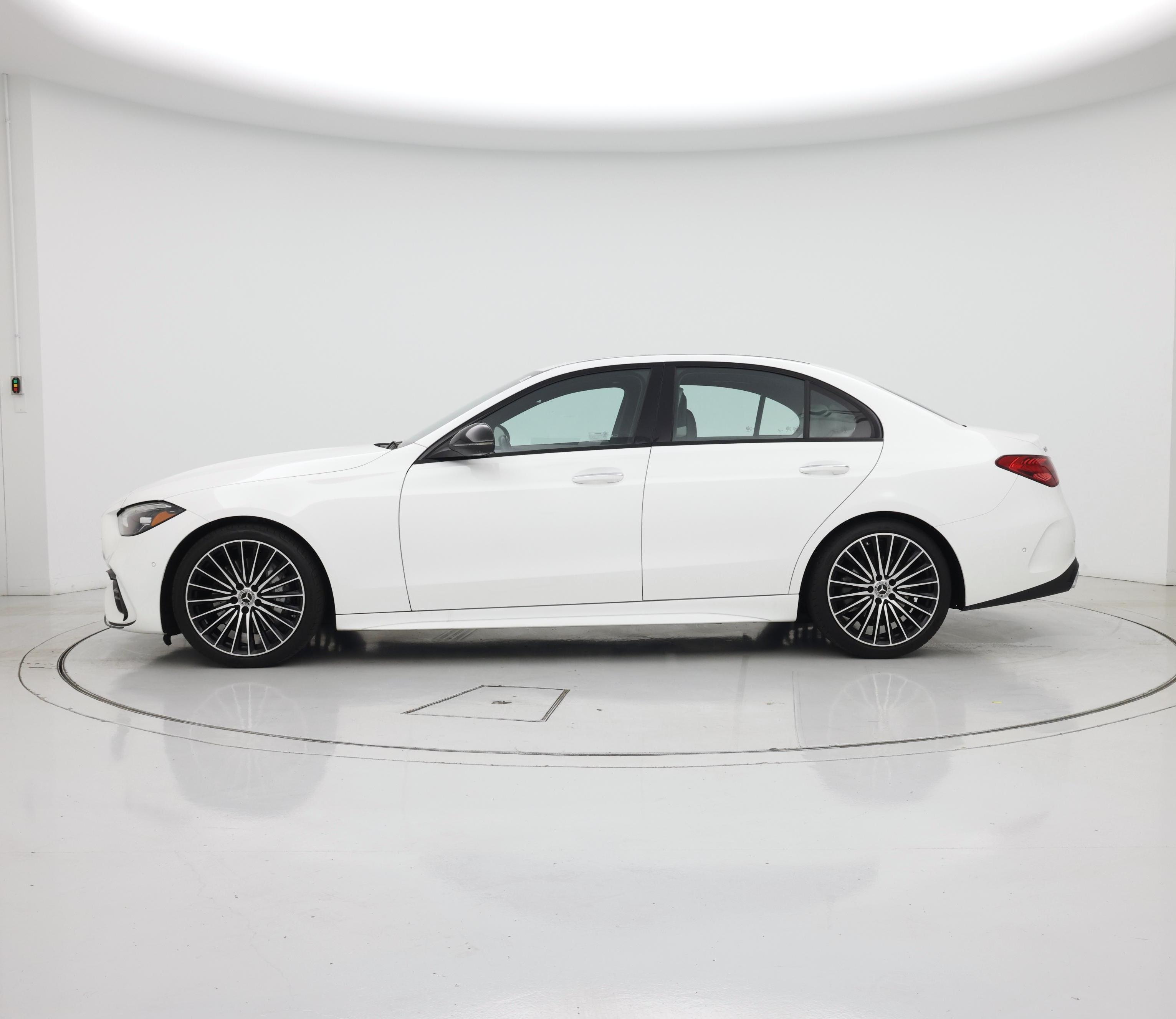 Thumbnail: 2023 Mercedes-Benz C-Class - 3