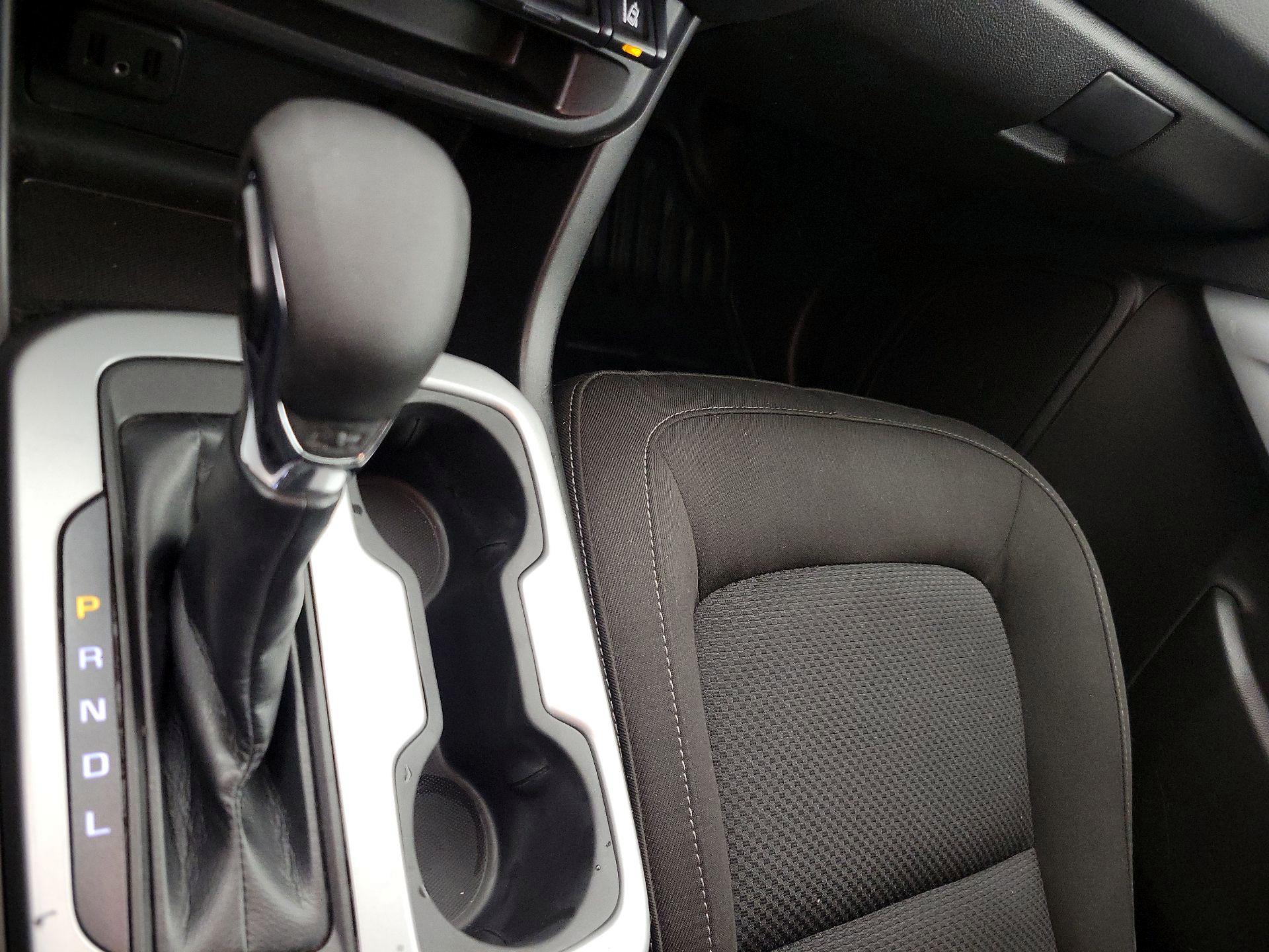 Thumbnail: 2022 Chevrolet Colorado - 17