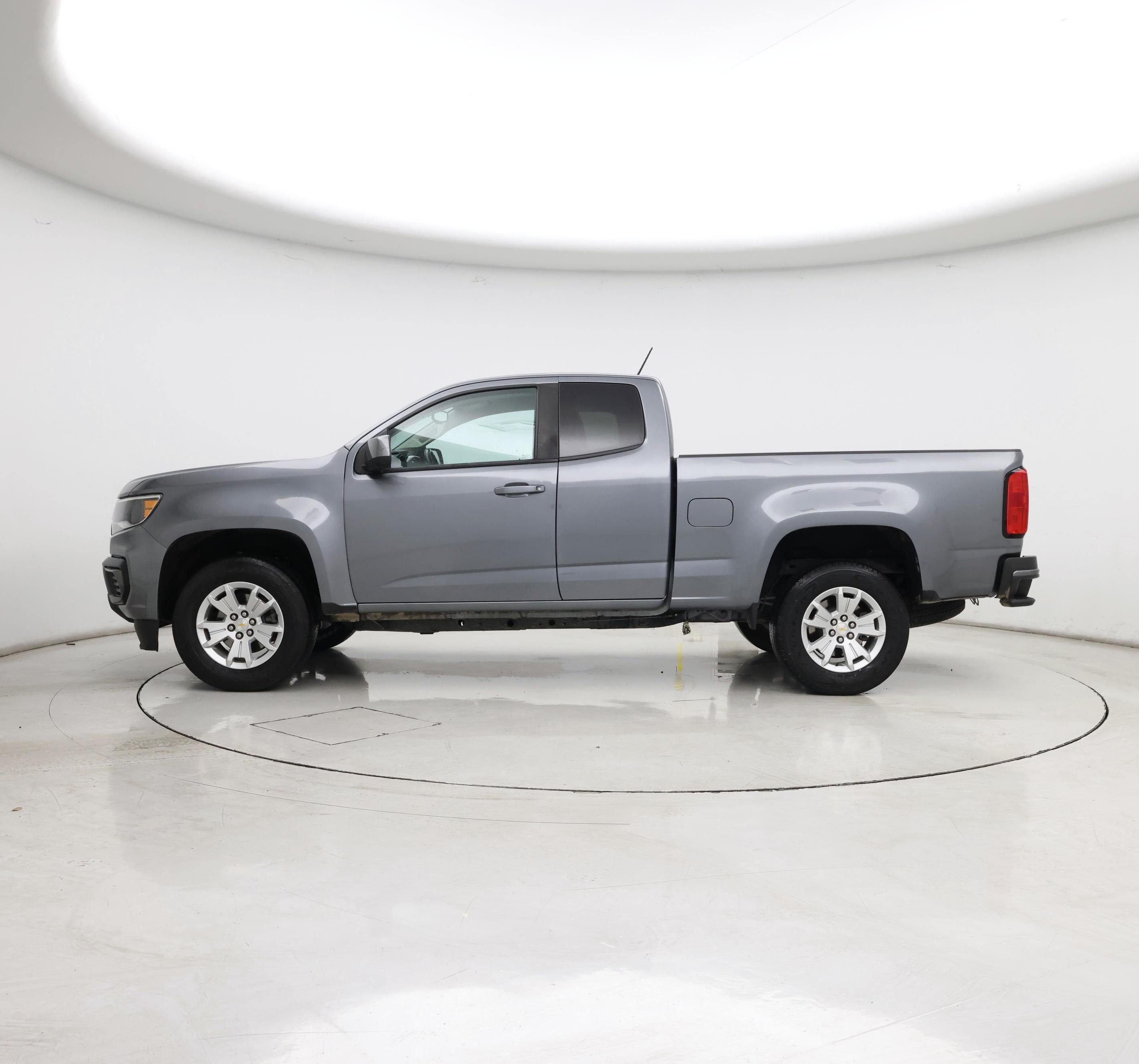 Thumbnail: 2022 Chevrolet Colorado - 3