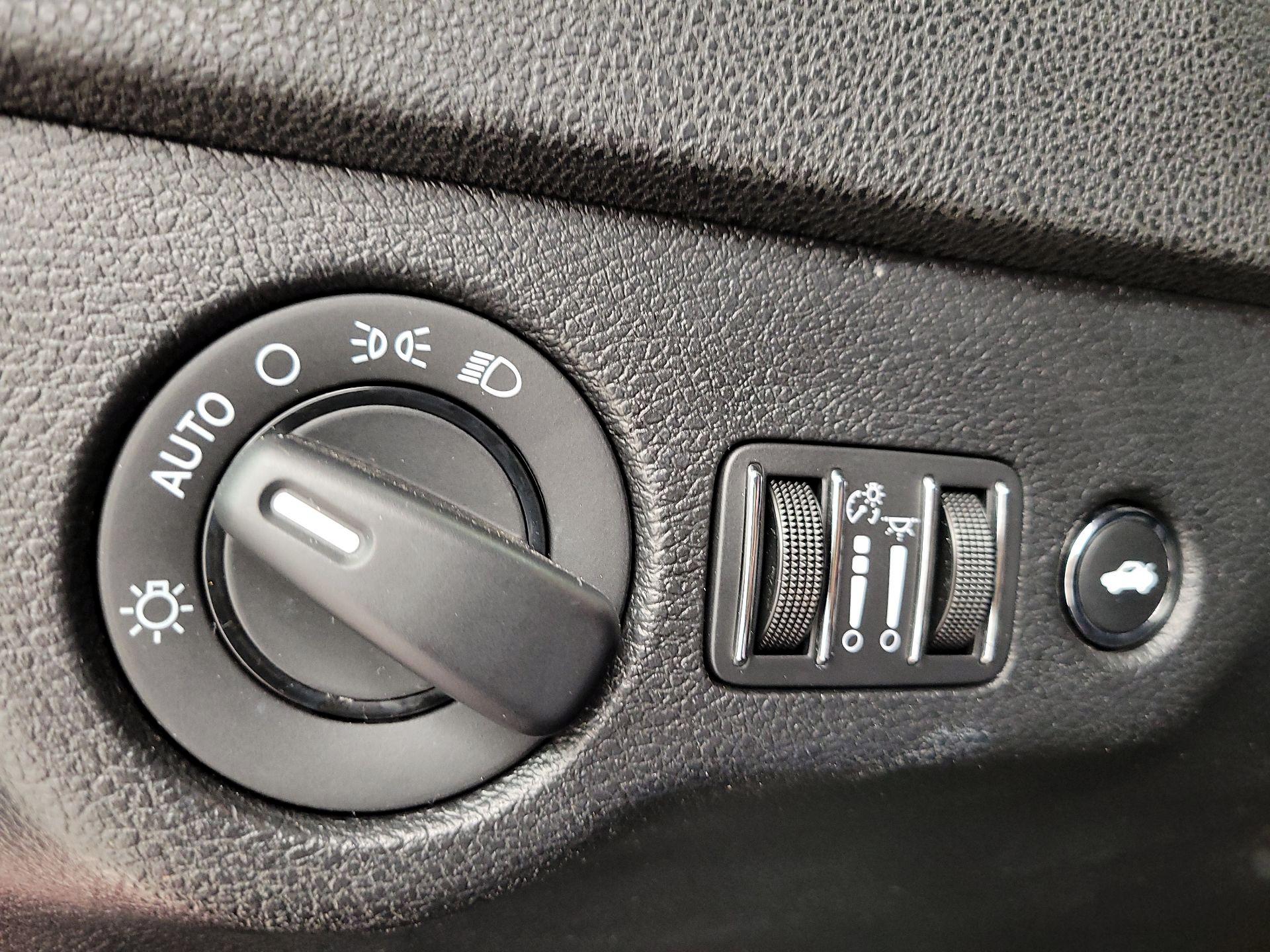 Thumbnail: 2022 Dodge Charger - 13