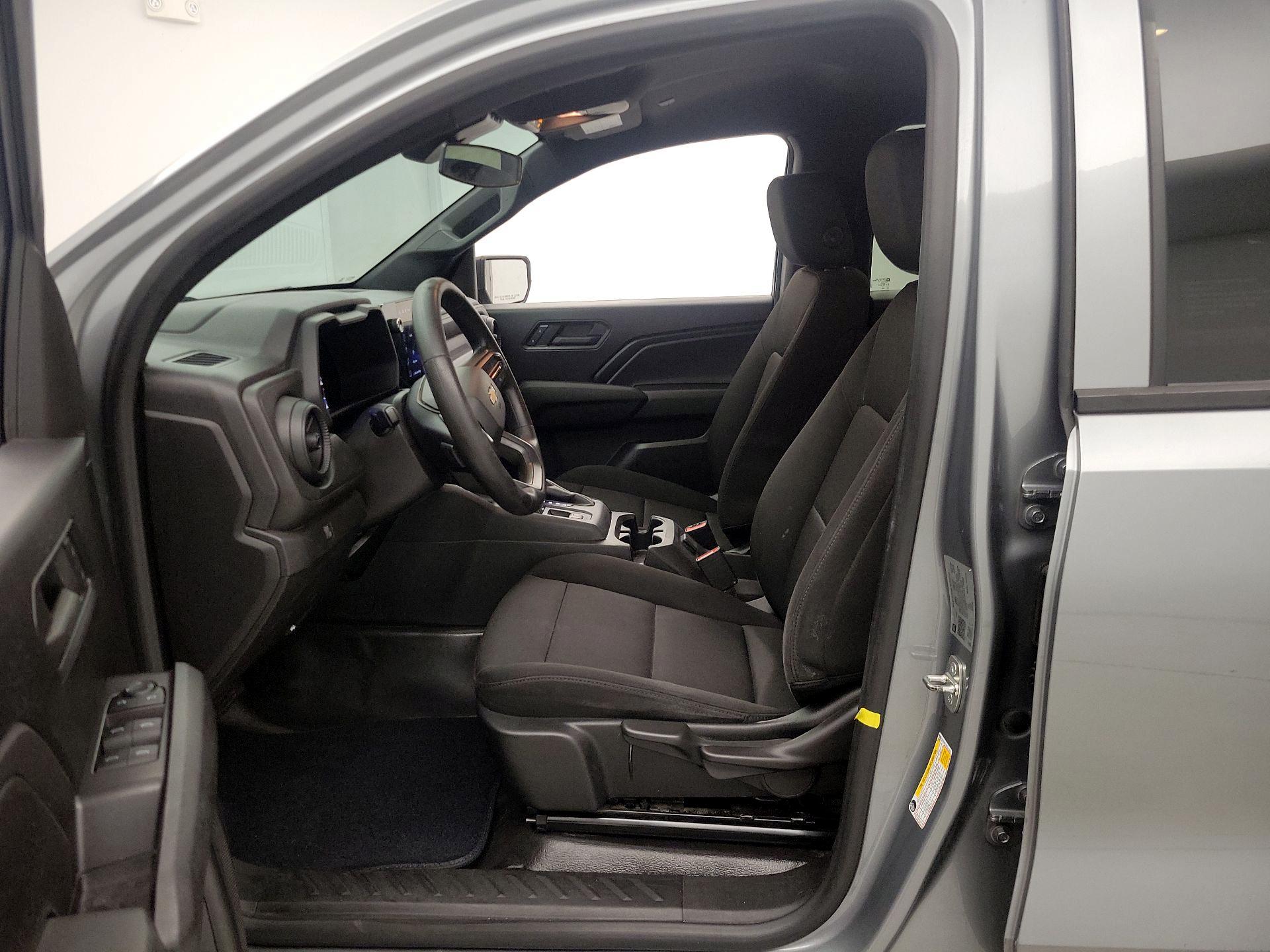 Thumbnail: 2023 Chevrolet Colorado - 11