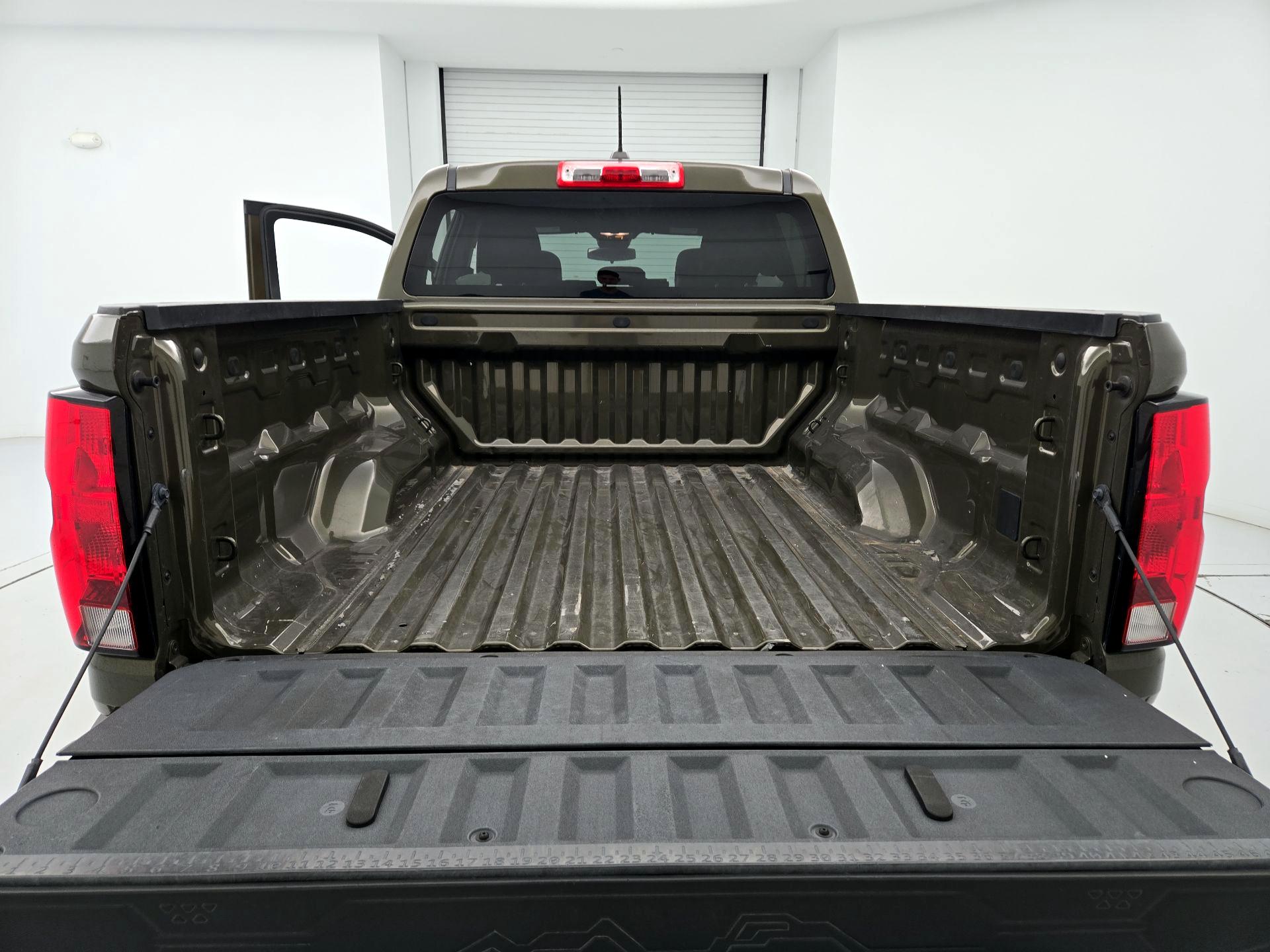 Thumbnail: 2023 Chevrolet Colorado - 19