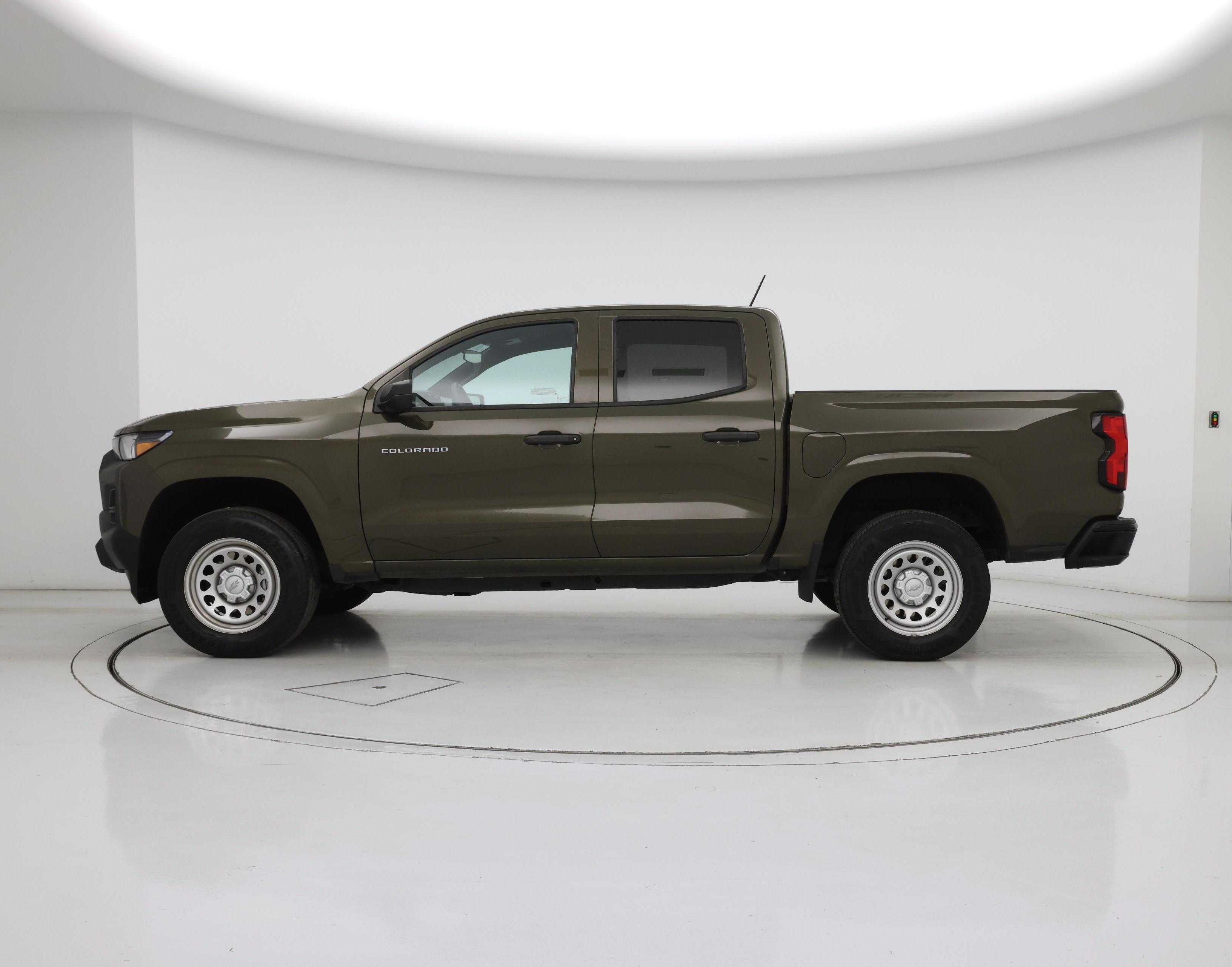 Thumbnail: 2023 Chevrolet Colorado - 3
