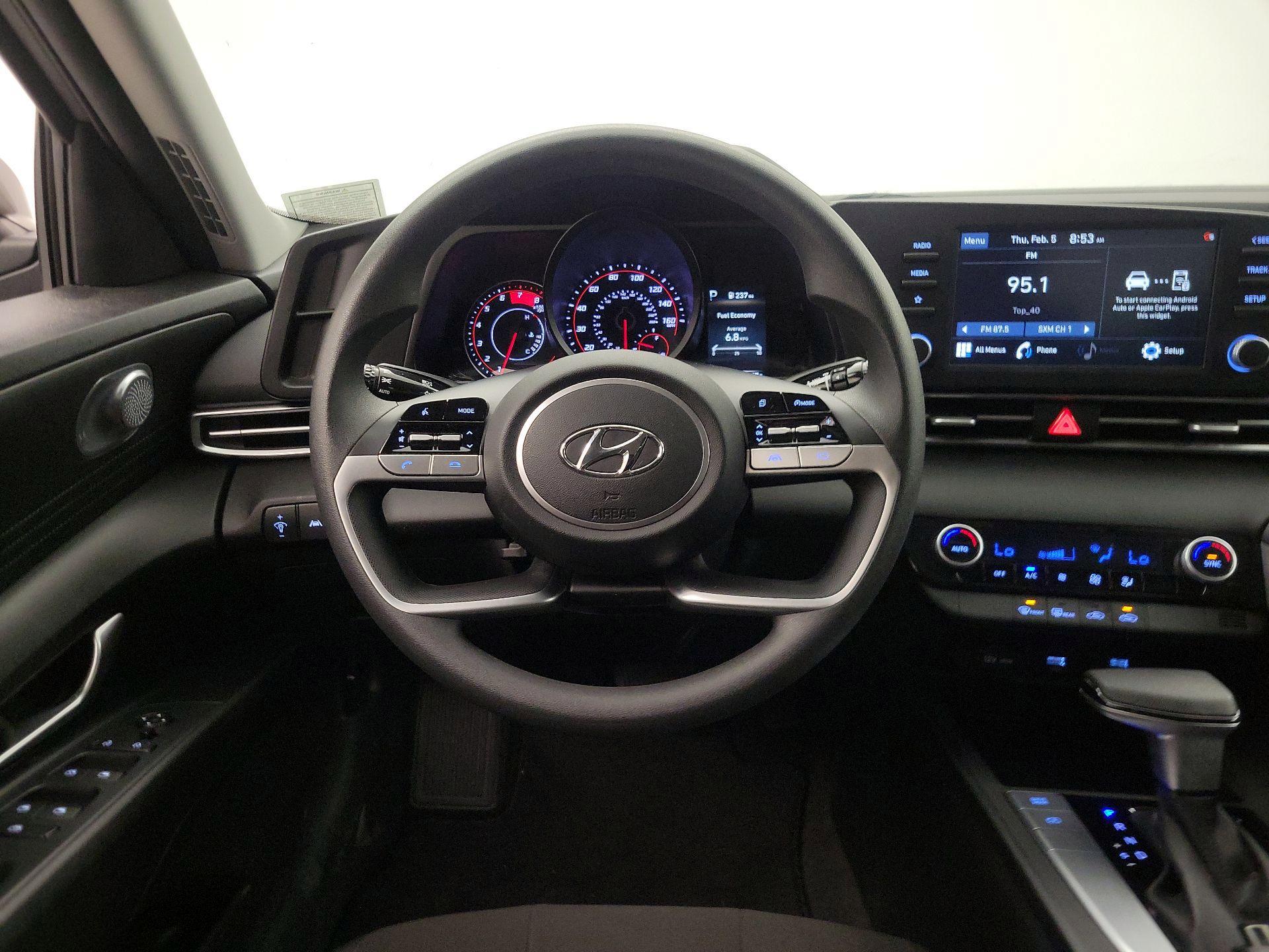 Thumbnail: 2022 Hyundai Elantra - 10