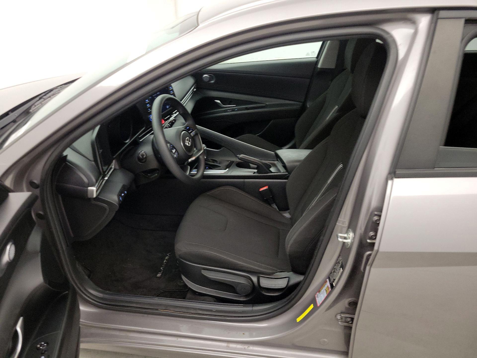 Thumbnail: 2022 Hyundai Elantra - 11