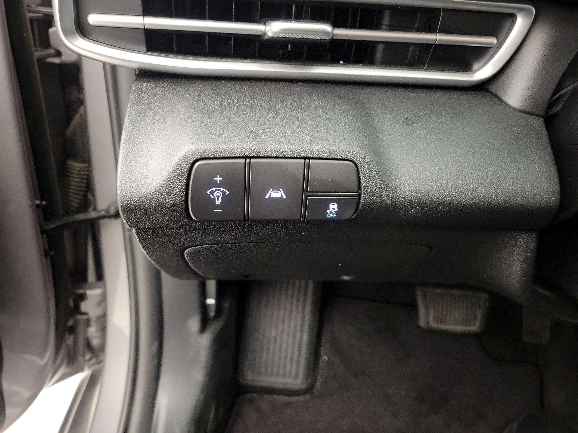 Thumbnail: 2022 Hyundai Elantra - 13