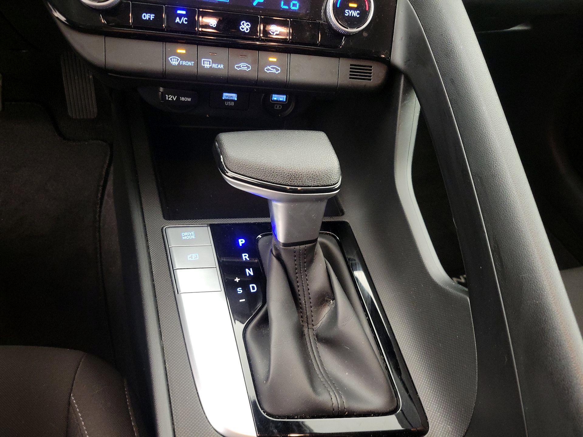 Thumbnail: 2022 Hyundai Elantra - 17