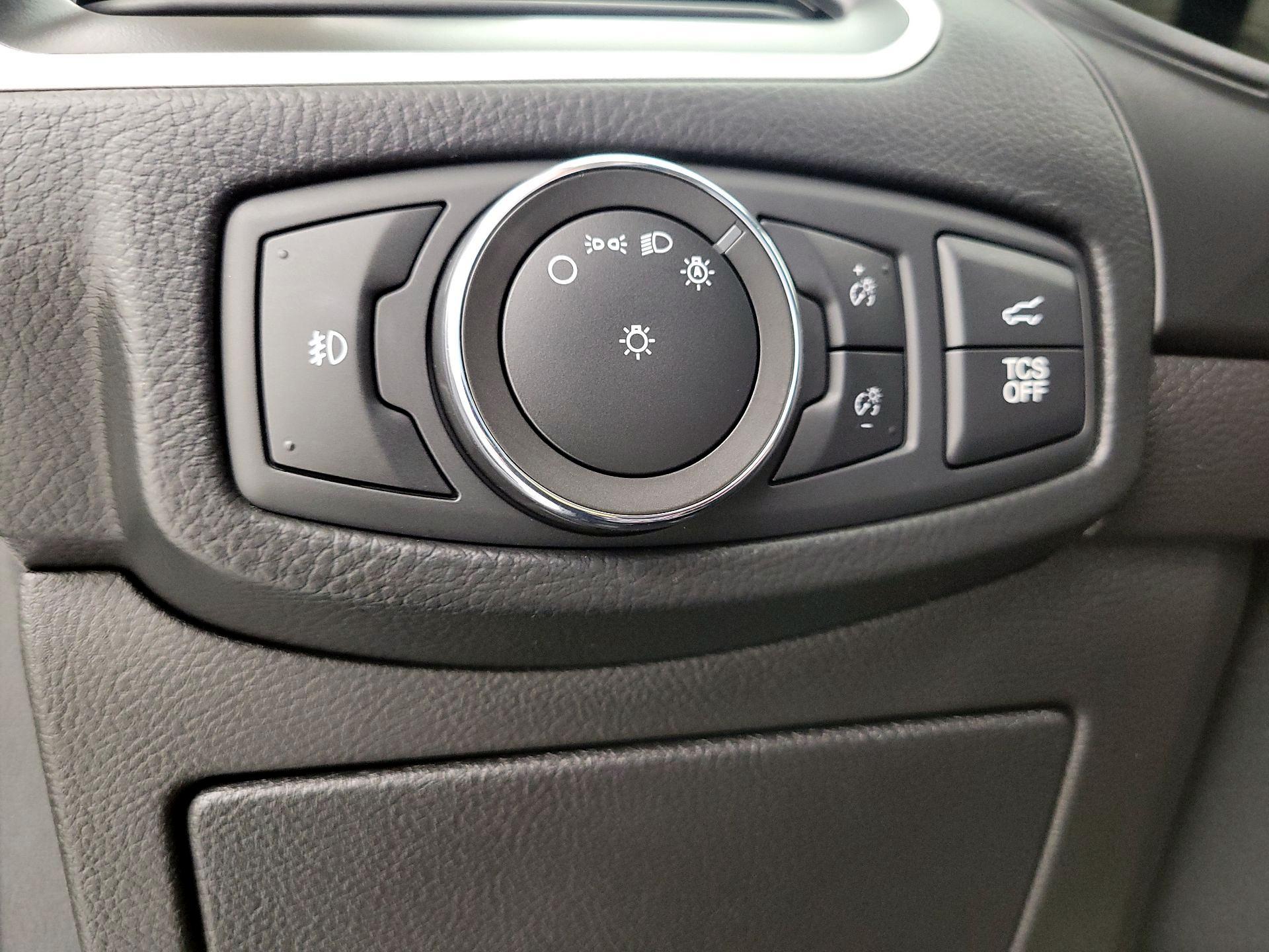 Thumbnail: 2022 Ford Edge - 13