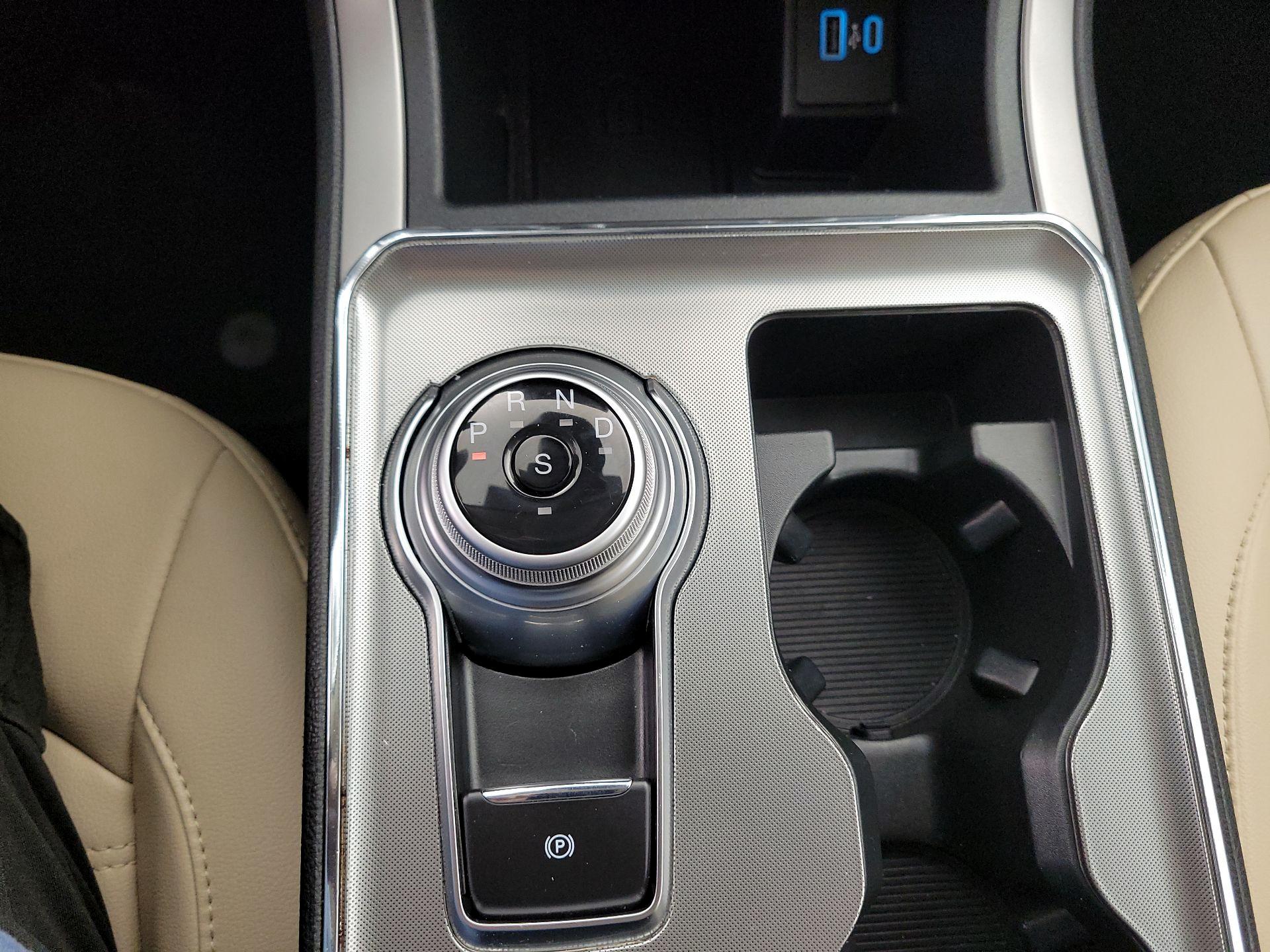 Thumbnail: 2022 Ford Edge - 17