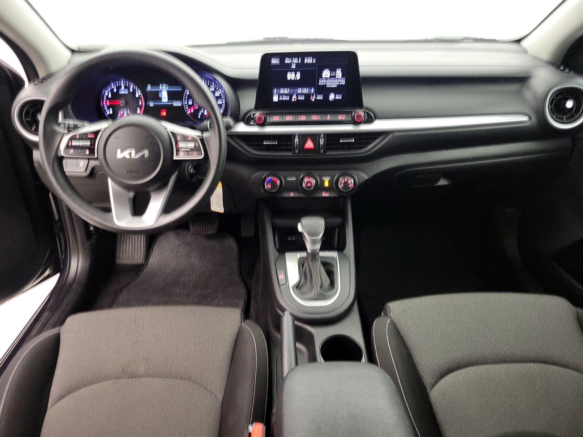 Thumbnail: 2023 Kia Forte - 9