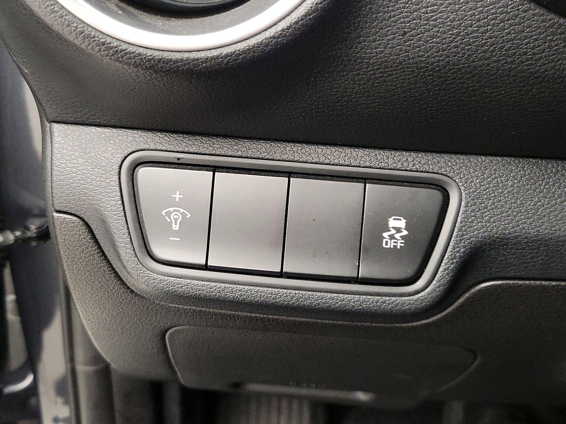 Thumbnail: 2023 Kia Forte - 13