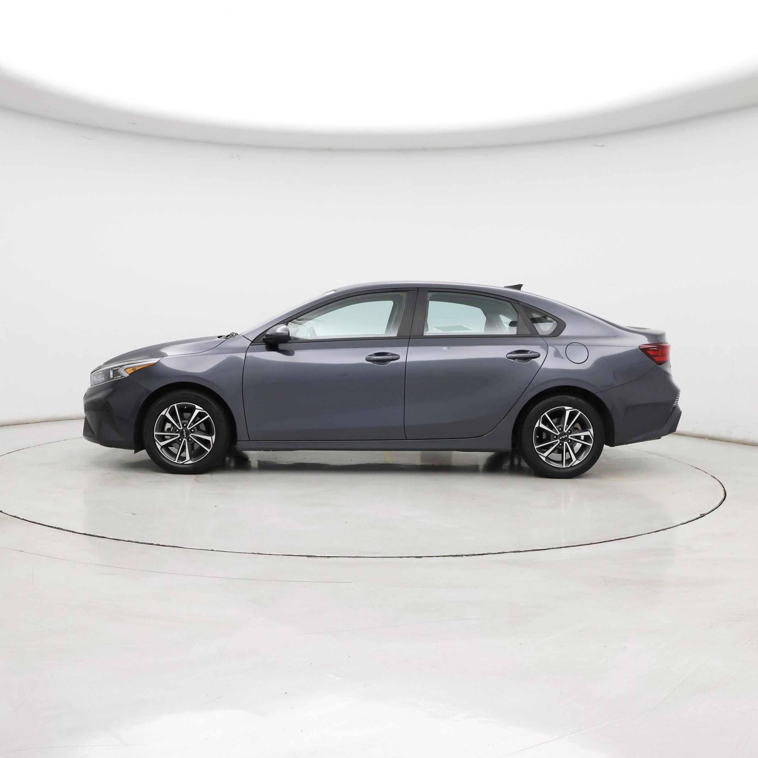 Thumbnail: 2023 Kia Forte - 3