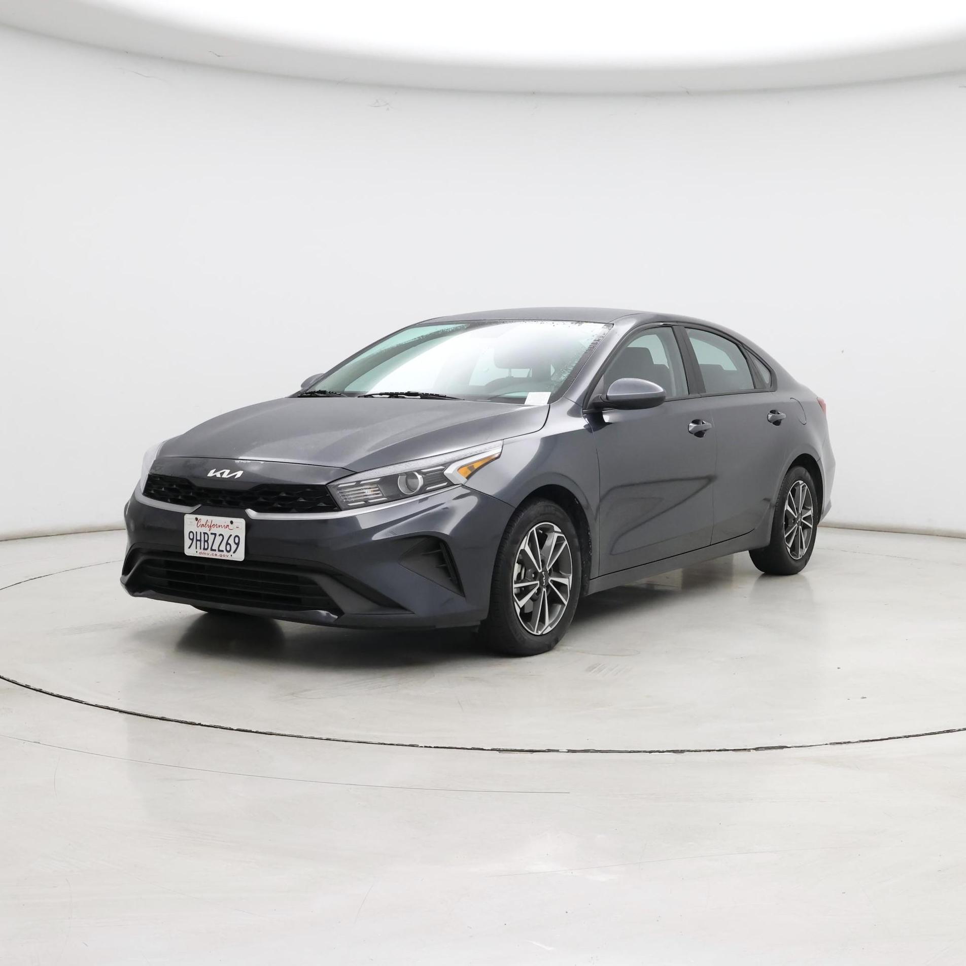 Thumbnail: 2023 Kia Forte - 4