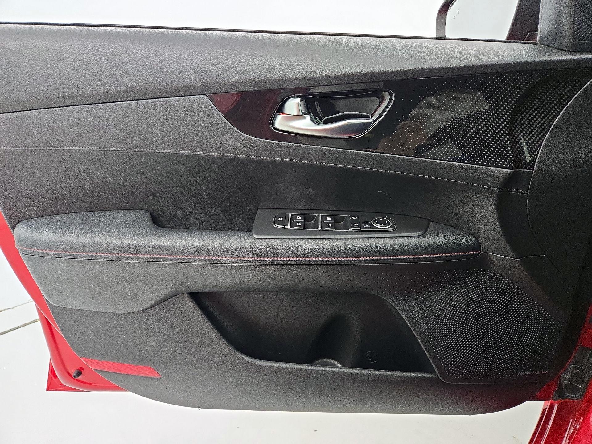 Thumbnail: 2023 Kia Forte - 12