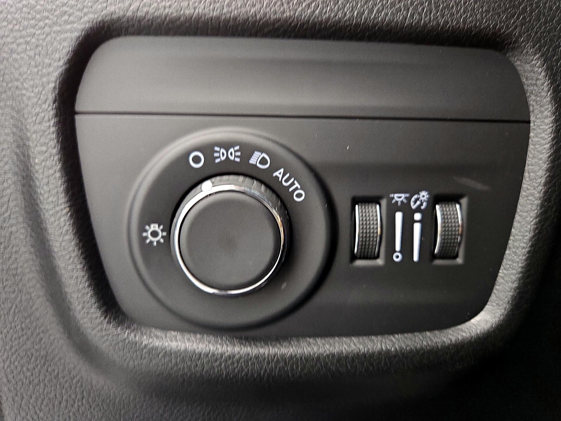 Thumbnail: 2023 Jeep Grand Cherokee - 13