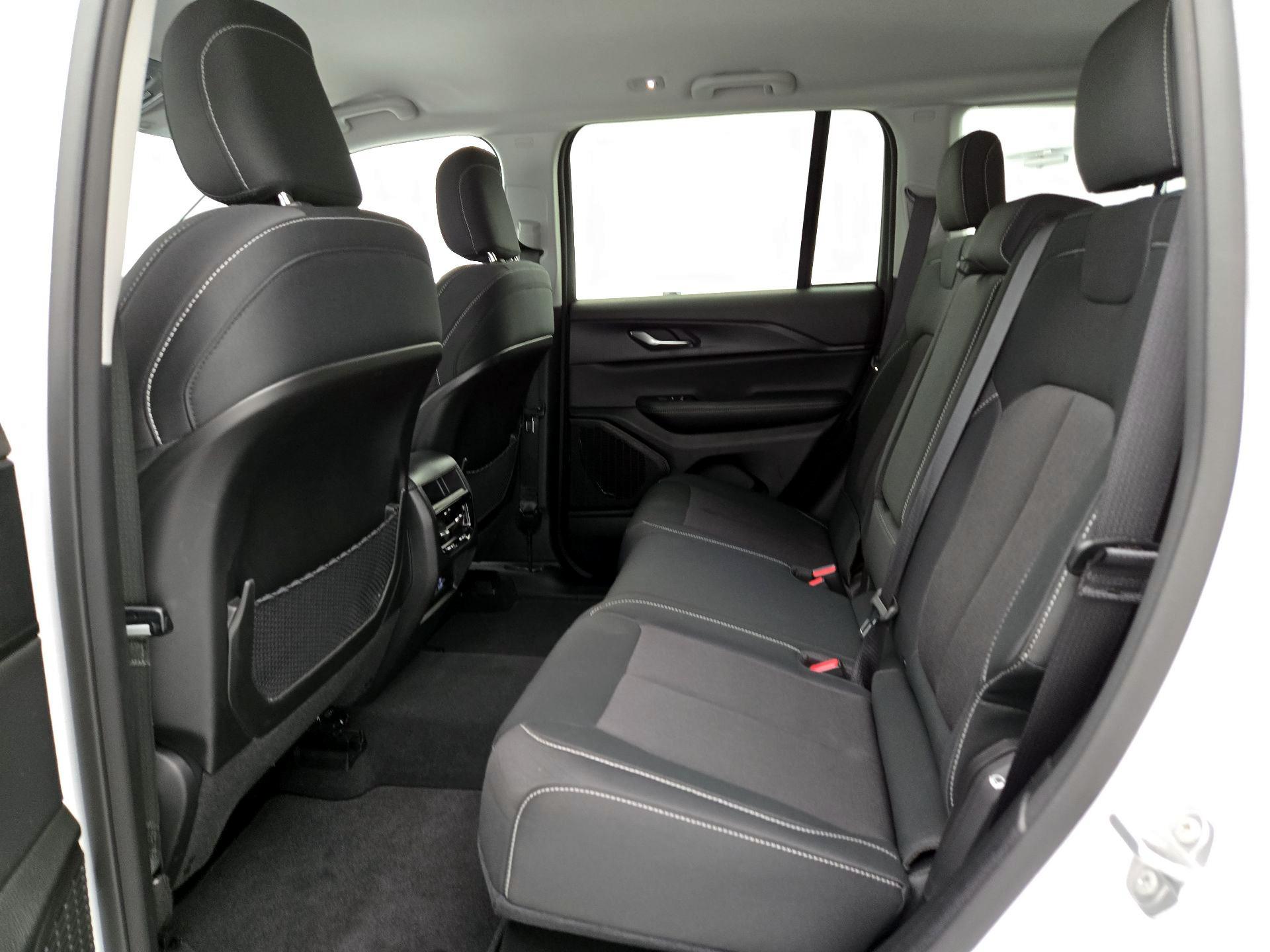 Thumbnail: 2023 Jeep Grand Cherokee - 19