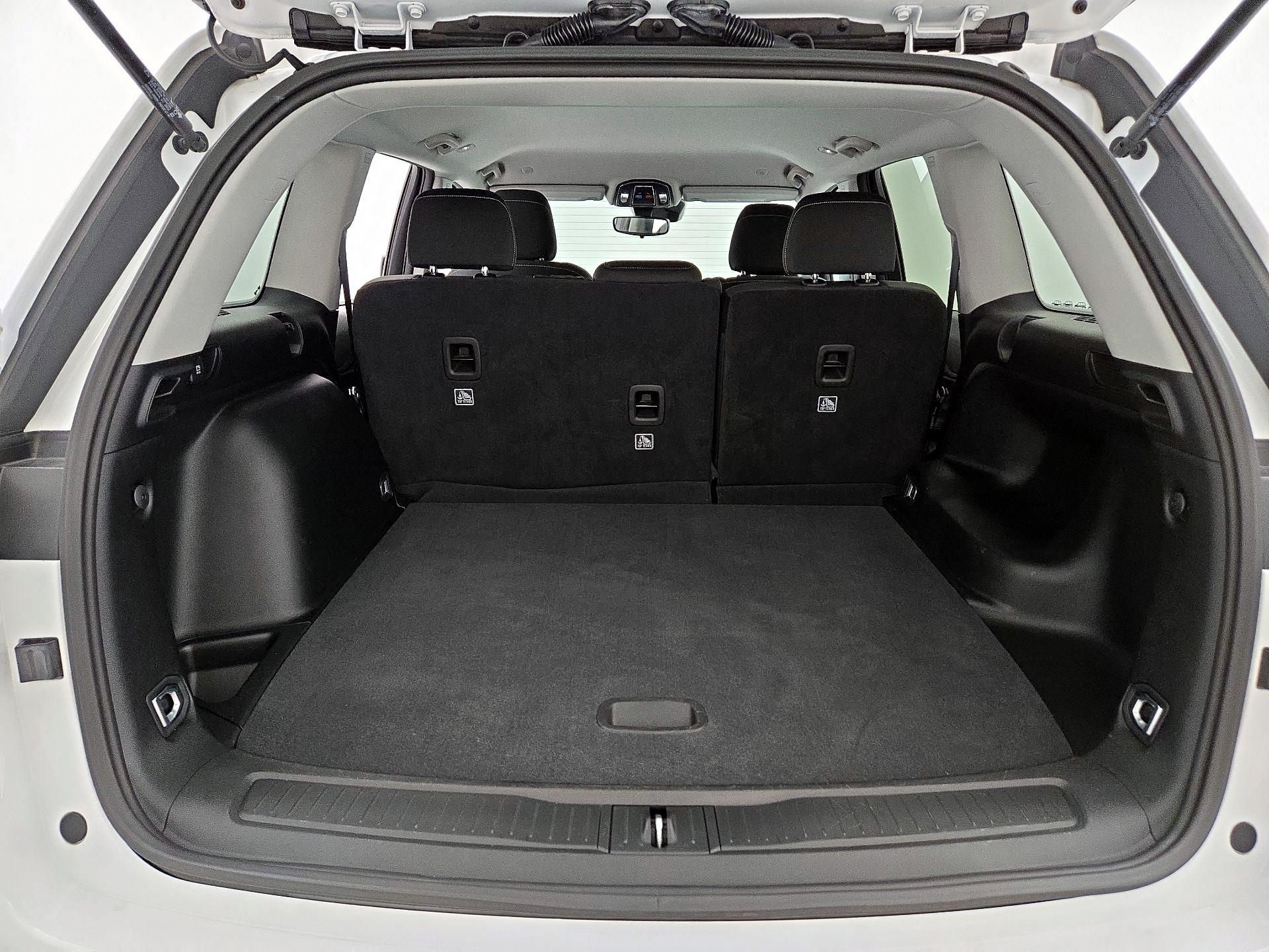 Thumbnail: 2023 Jeep Grand Cherokee - 20