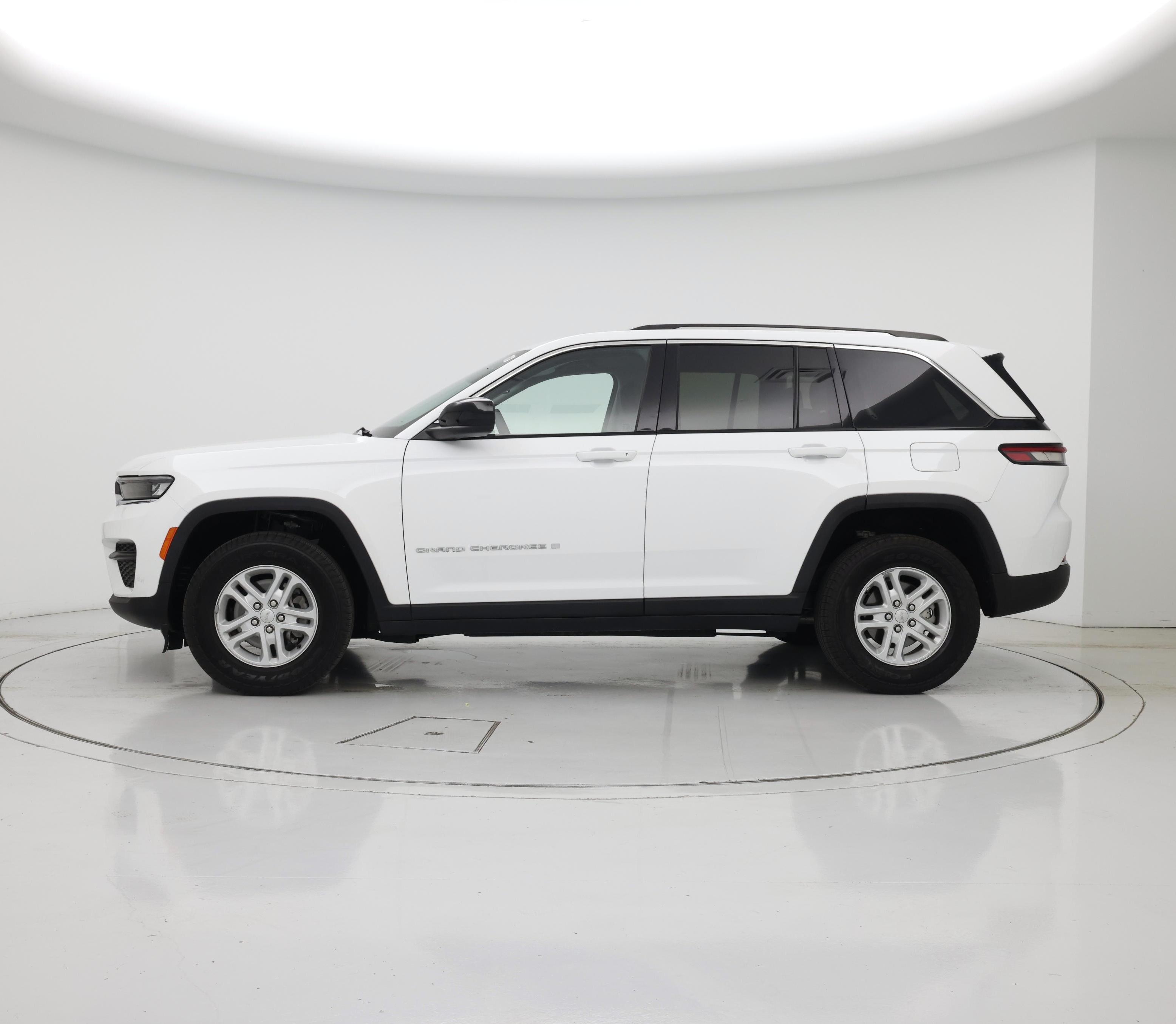 Thumbnail: 2023 Jeep Grand Cherokee - 3