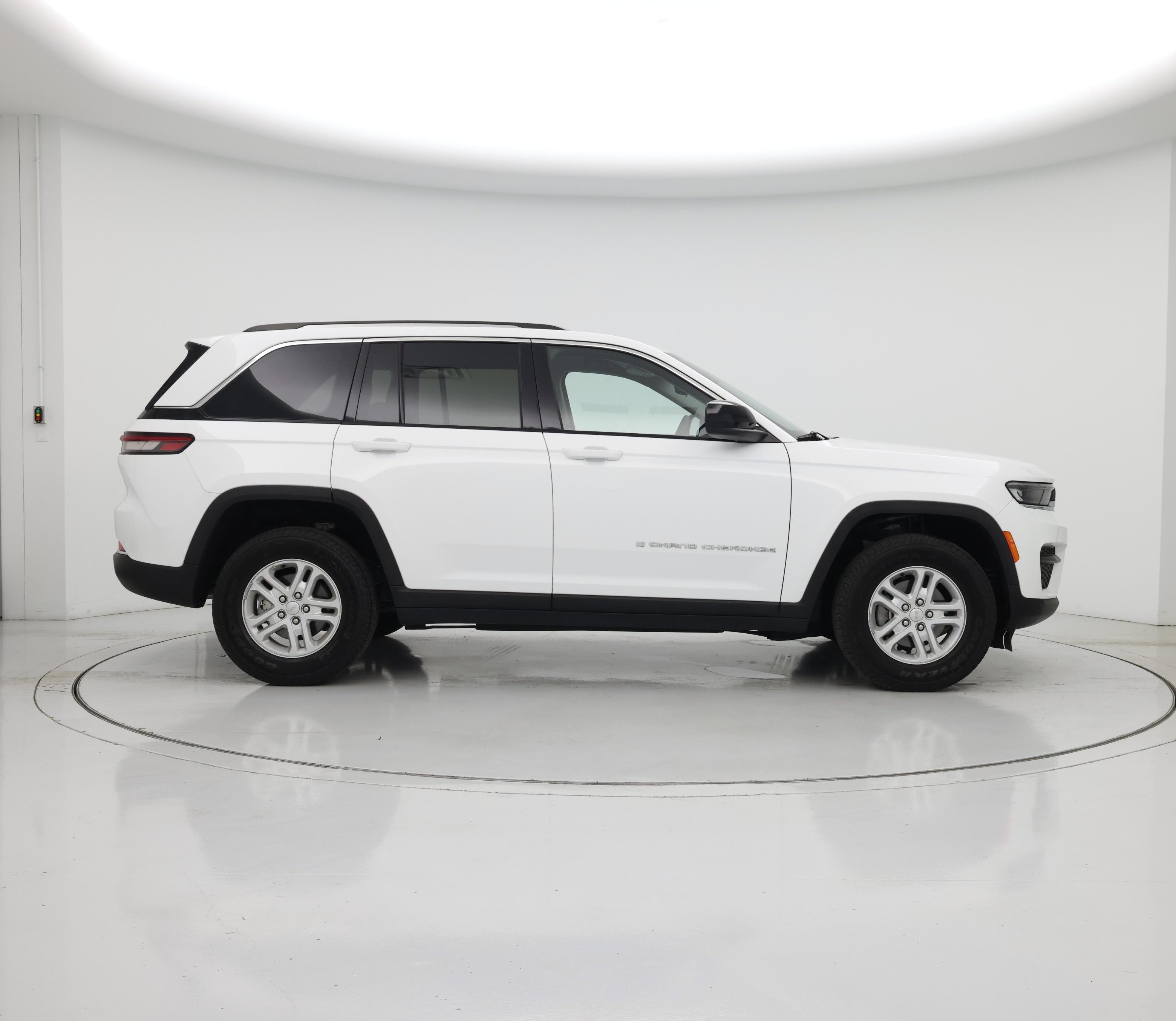 Thumbnail: 2023 Jeep Grand Cherokee - 7