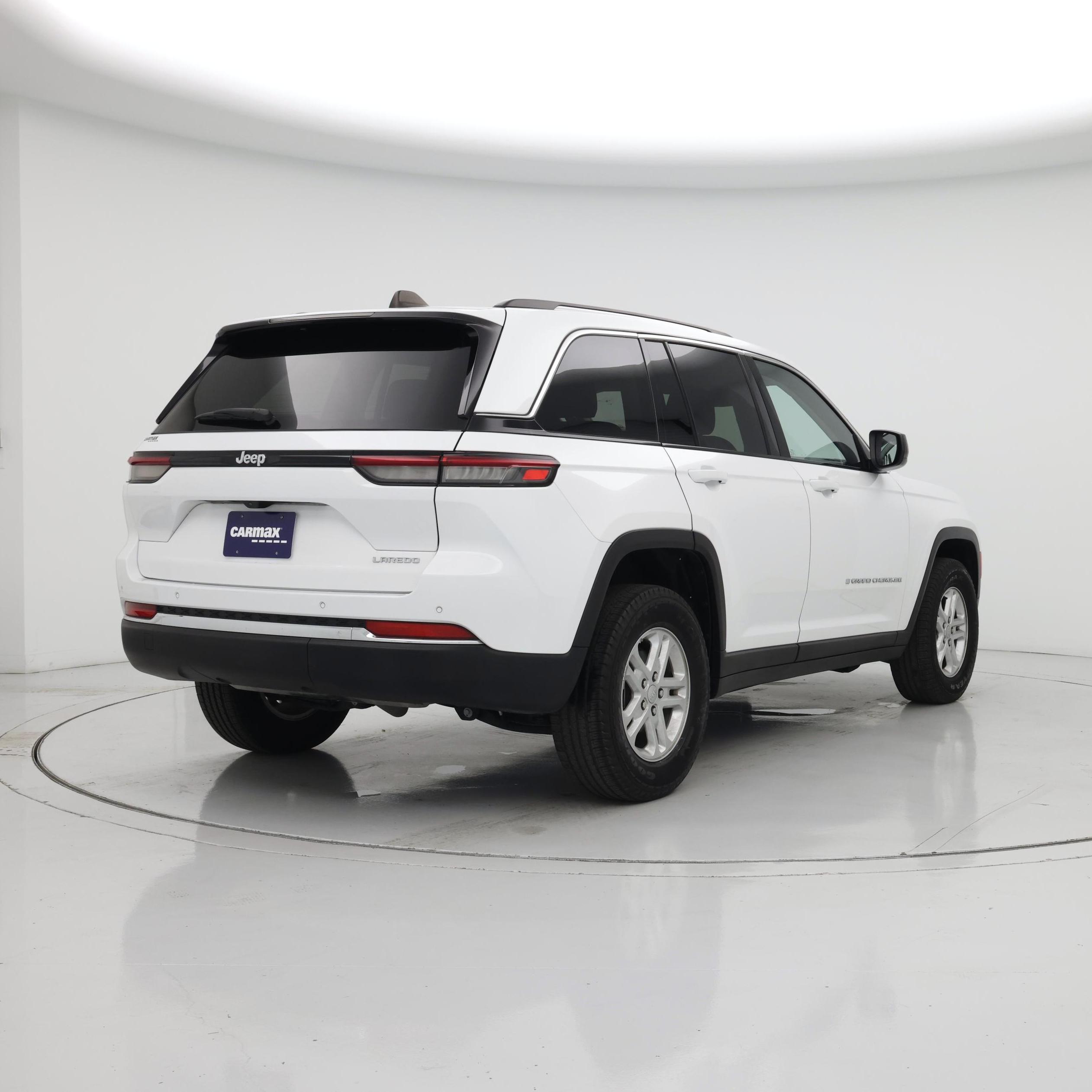 Thumbnail: 2023 Jeep Grand Cherokee - 8