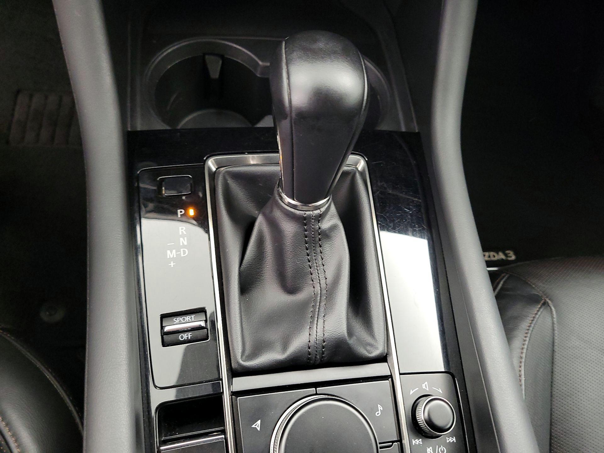 Thumbnail: 2021 Mazda Mazda3 - 17