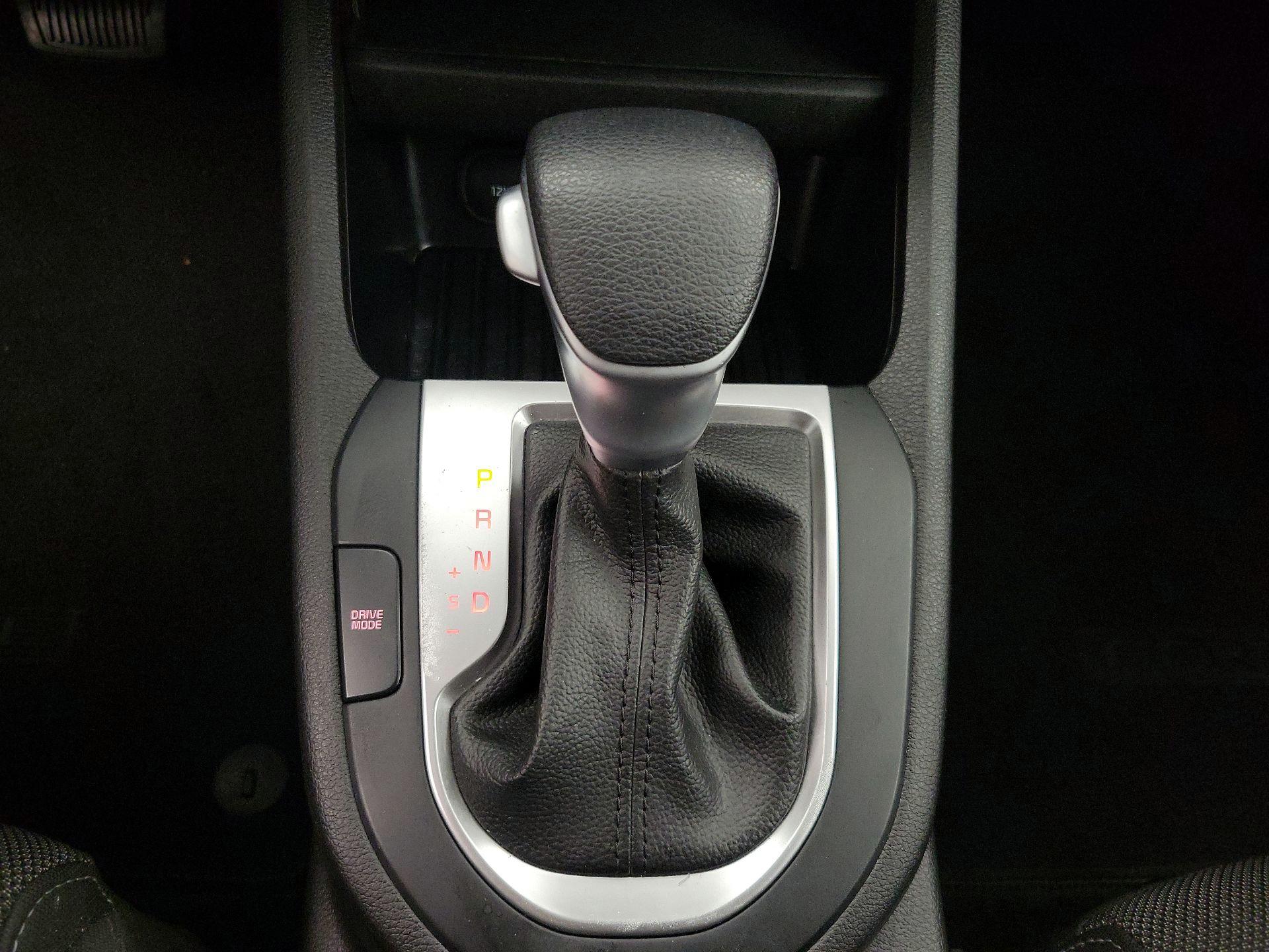 Thumbnail: 2022 Kia Forte - 17