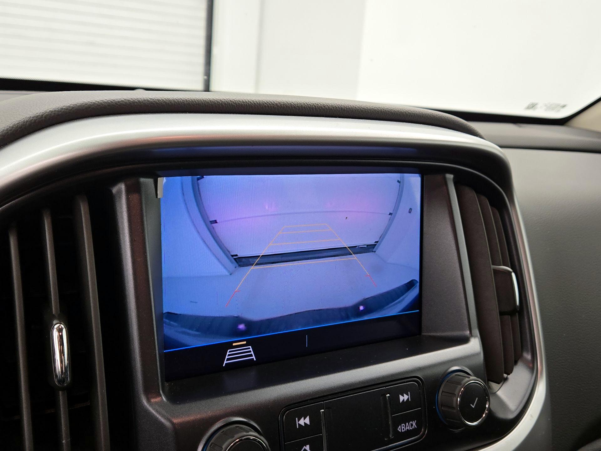 Thumbnail: 2022 Chevrolet Colorado - 14