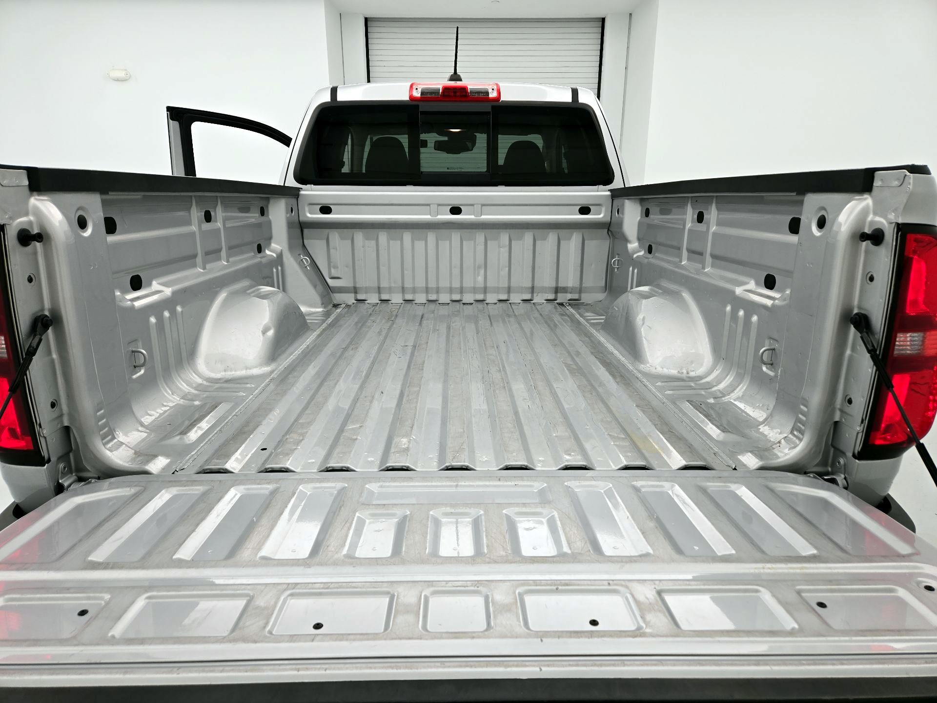 Thumbnail: 2022 Chevrolet Colorado - 20