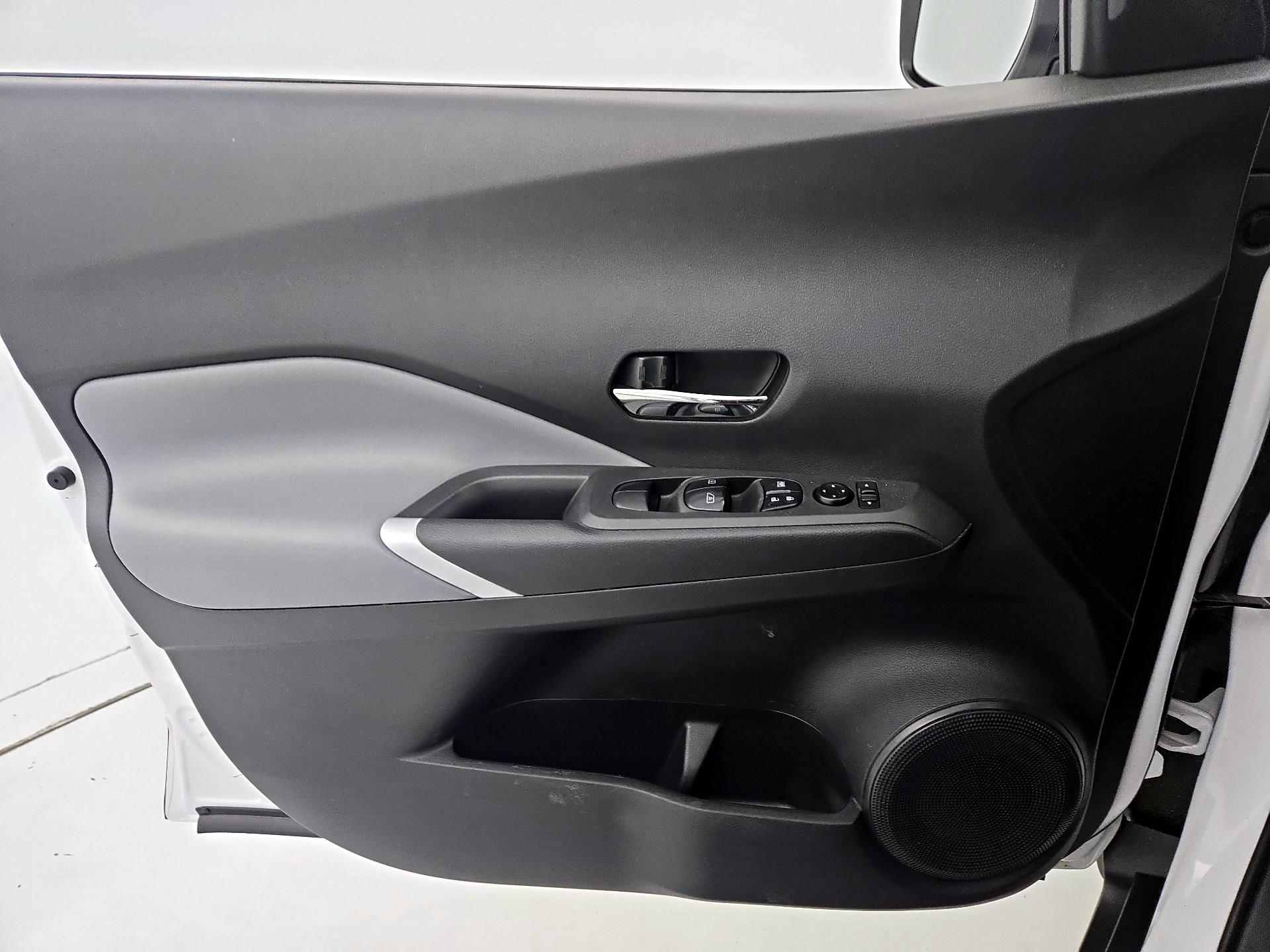 Thumbnail: 2023 Nissan Kicks - 12