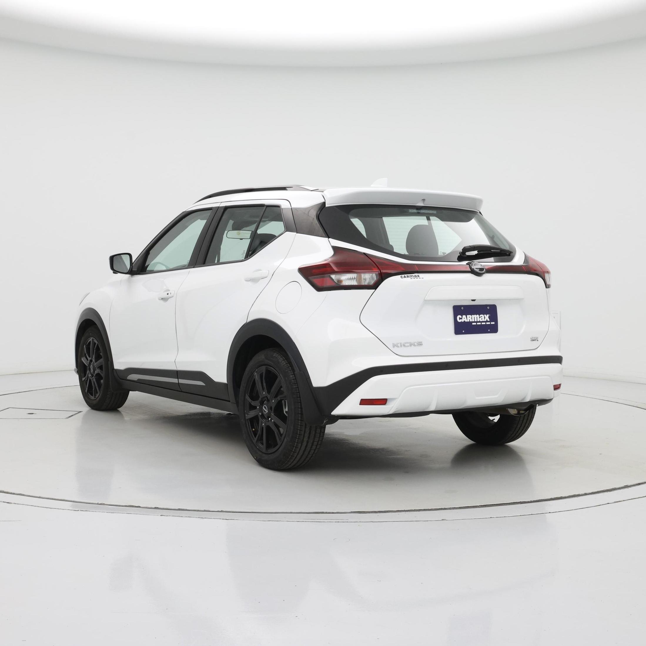 Thumbnail: 2023 Nissan Kicks - 2
