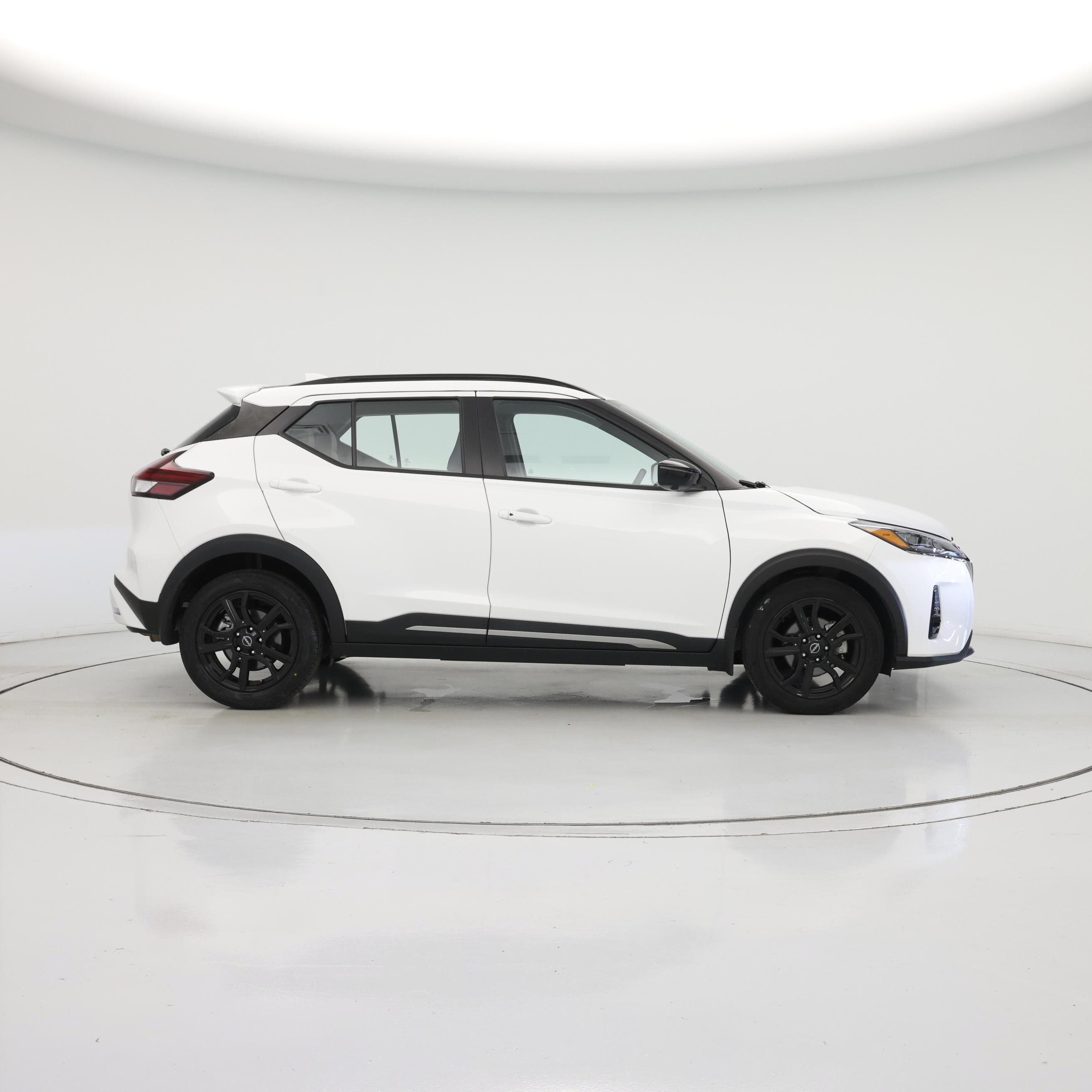 Thumbnail: 2023 Nissan Kicks - 7