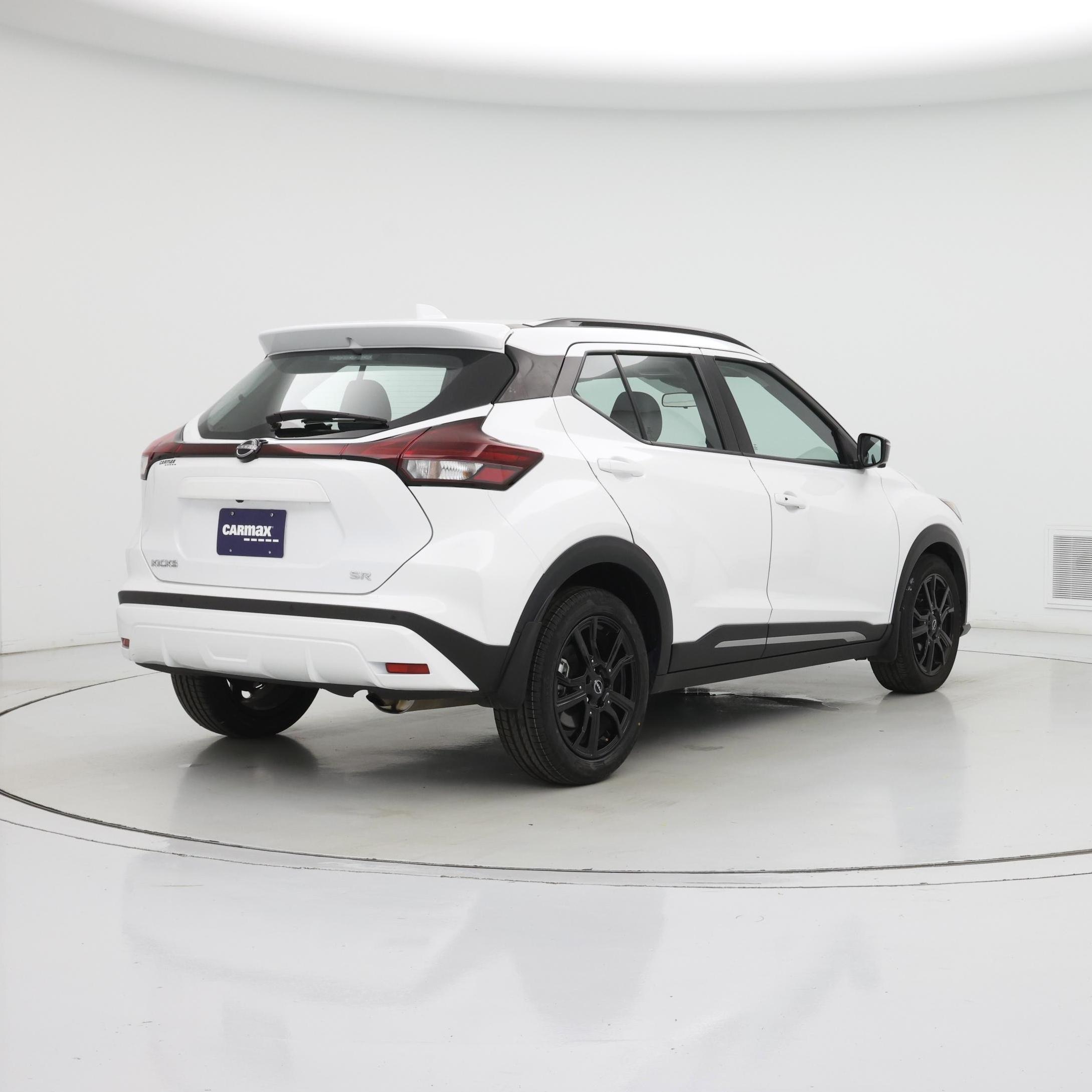 Thumbnail: 2023 Nissan Kicks - 8