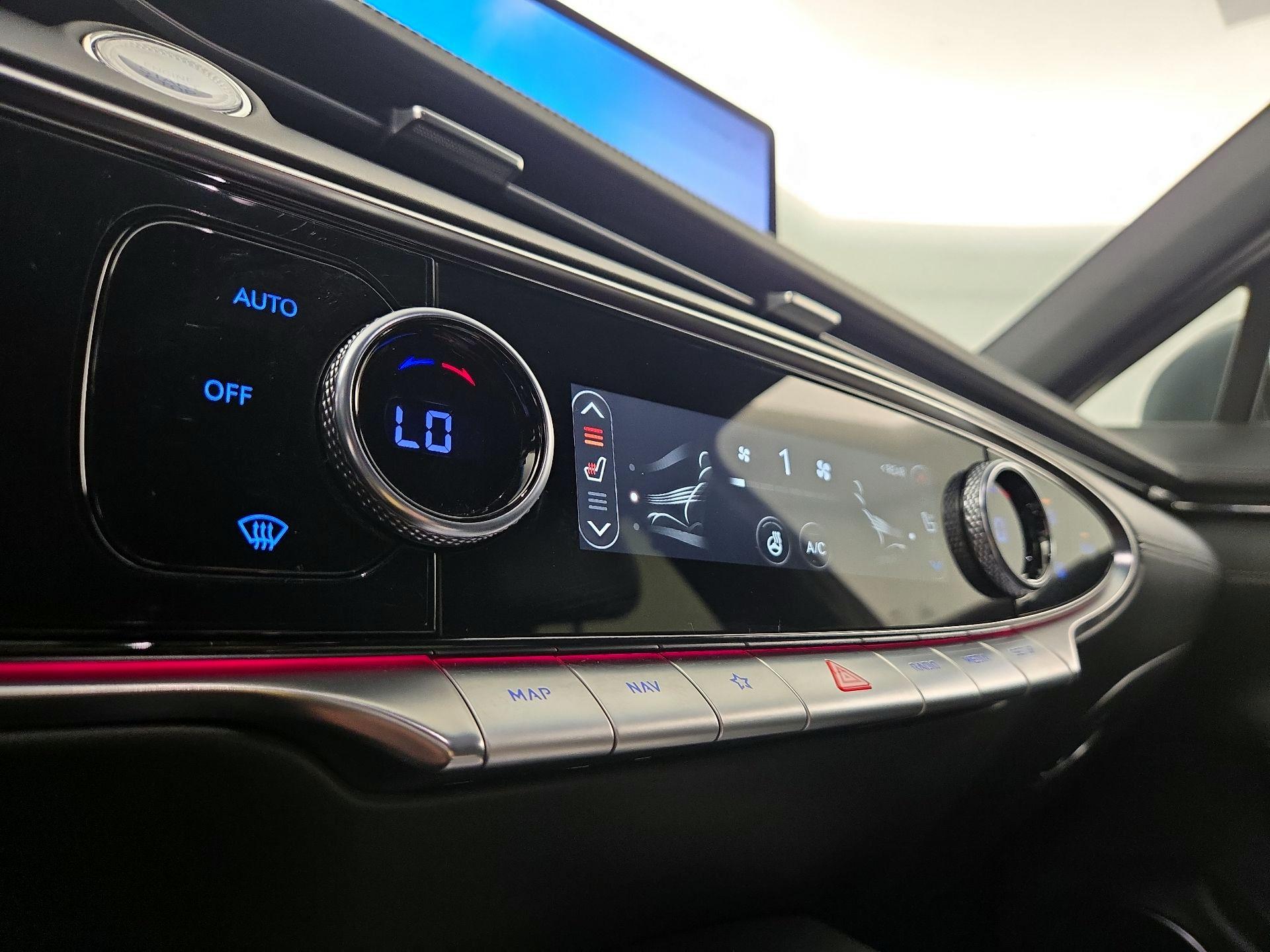 Thumbnail: 2023 Genesis GV70 - 17