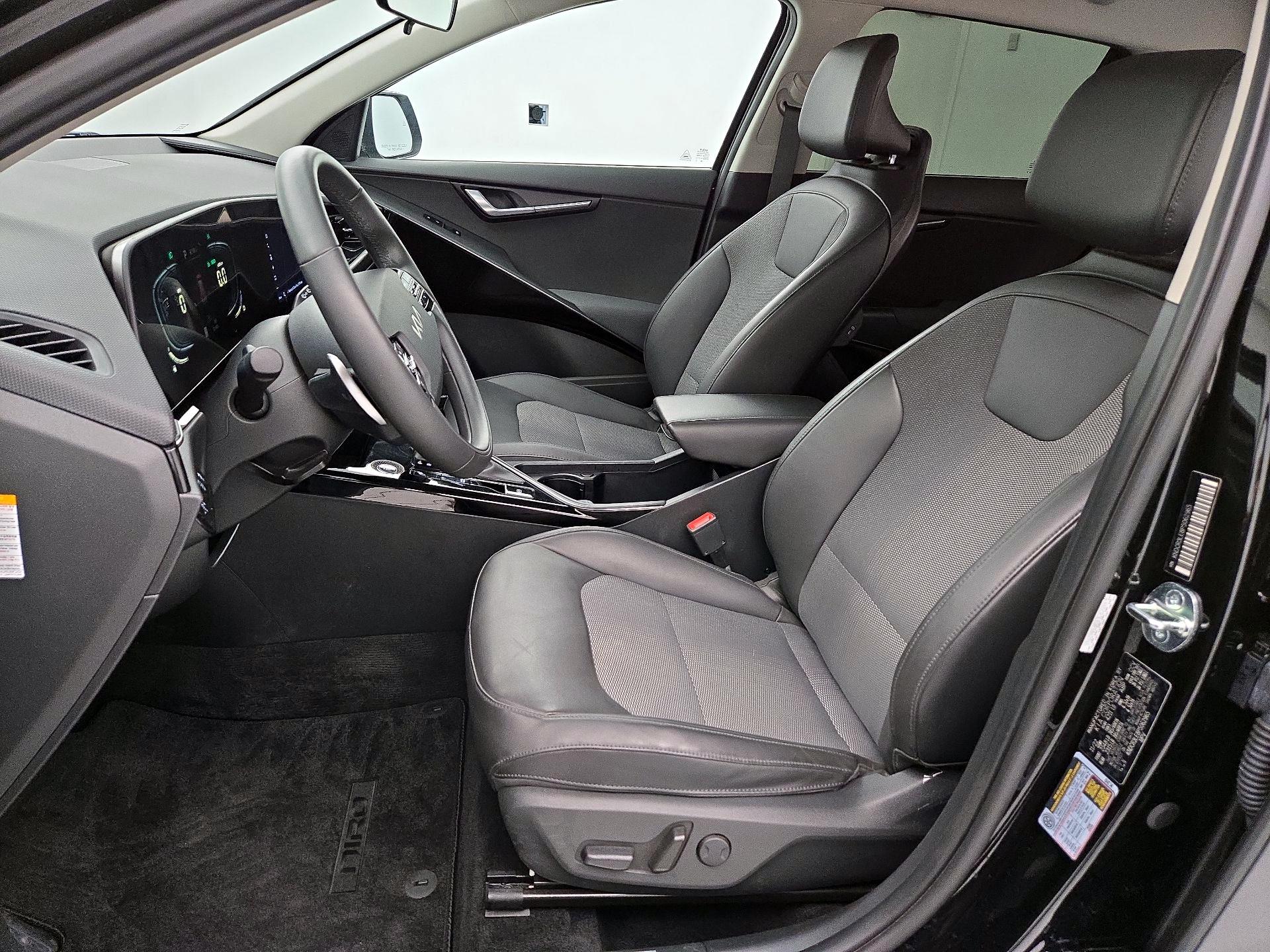 Thumbnail: 2023 Kia Niro - 11