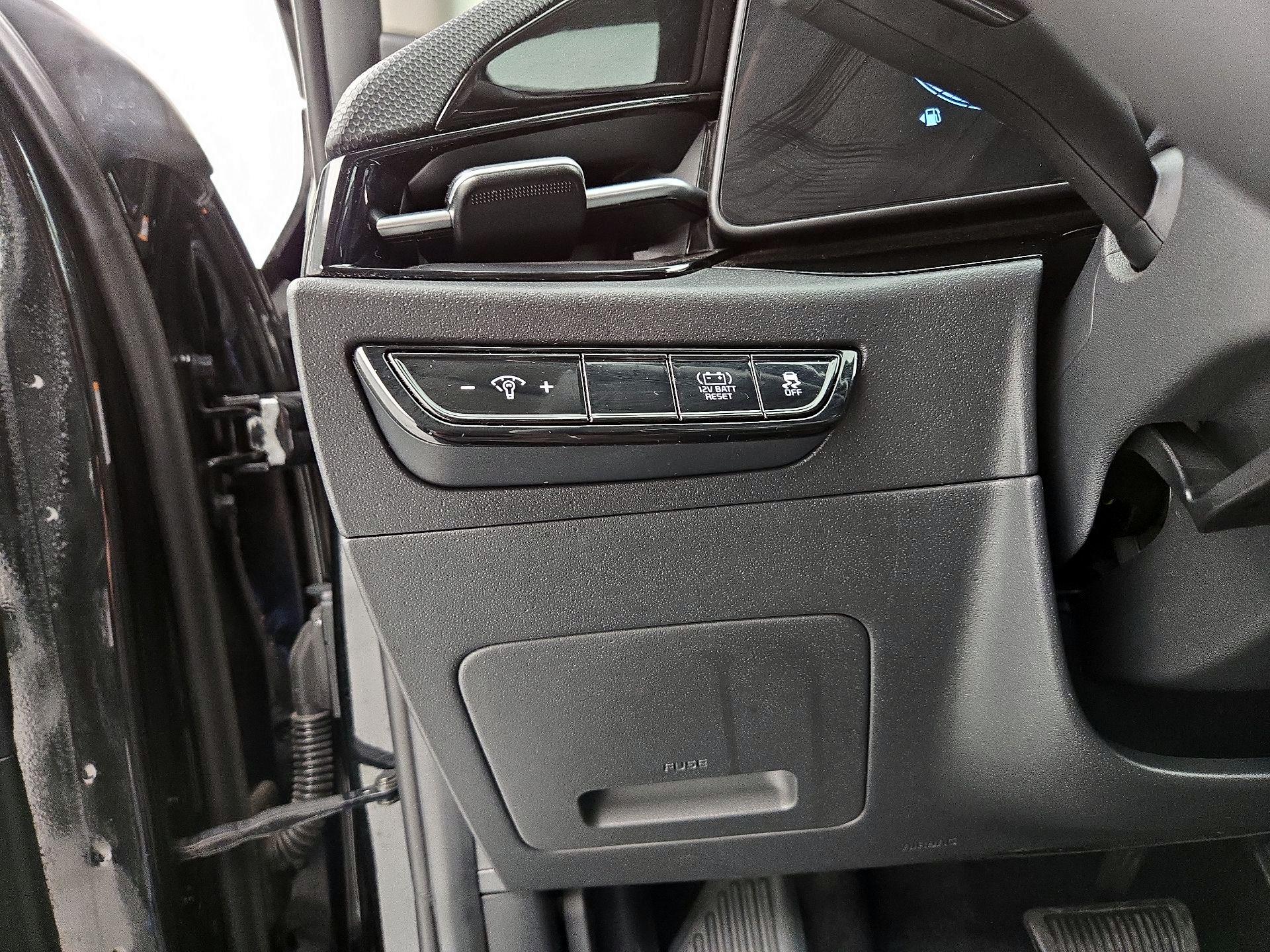 Thumbnail: 2023 Kia Niro - 13