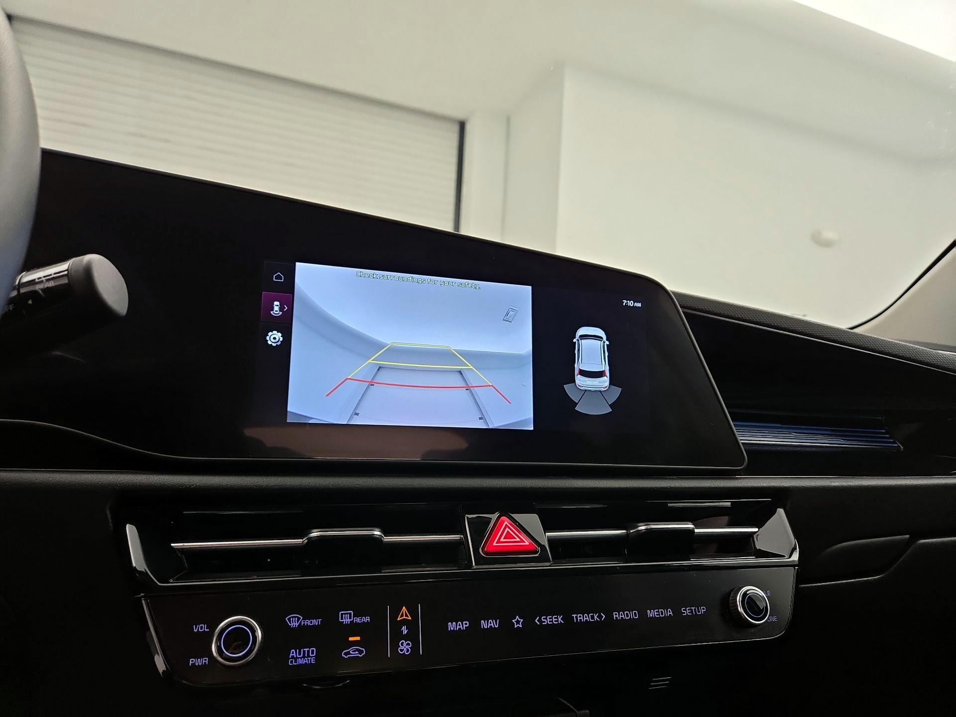 Thumbnail: 2023 Kia Niro - 15