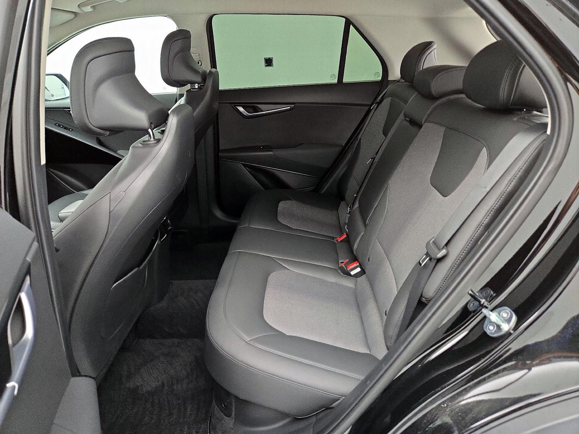 Thumbnail: 2023 Kia Niro - 20