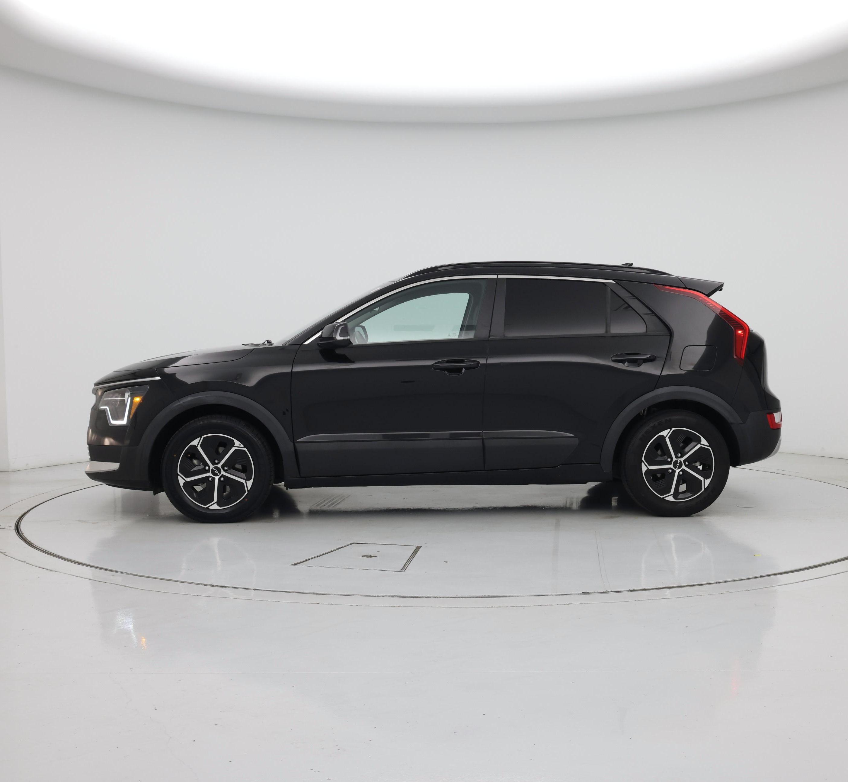 Thumbnail: 2023 Kia Niro - 3