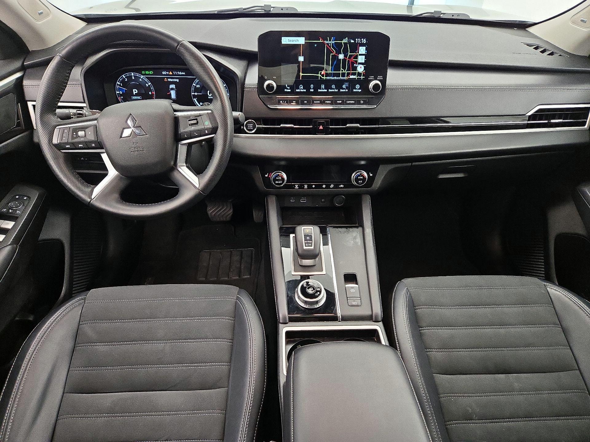 Thumbnail: 2024 Mitsubishi Outlander - 9