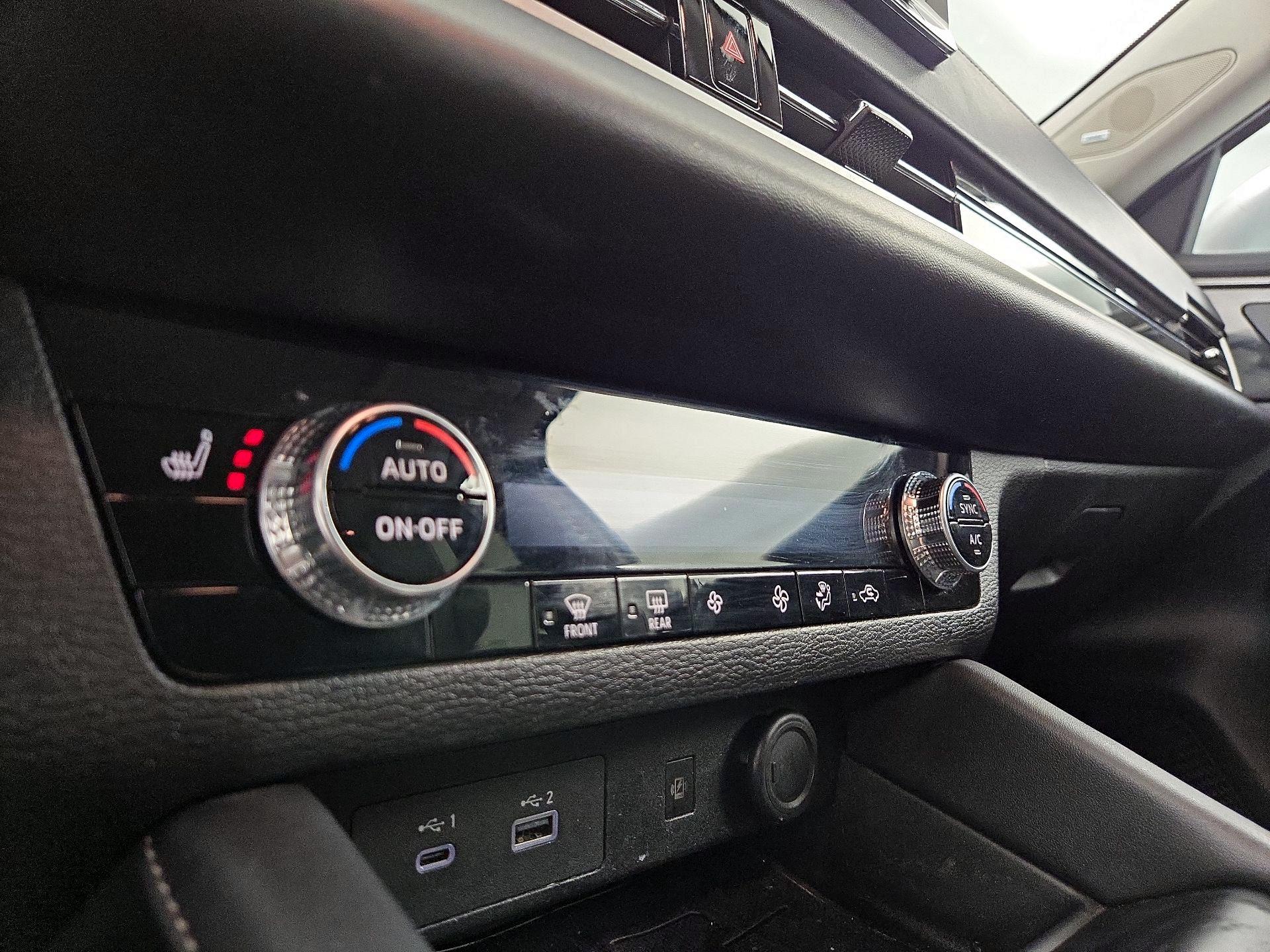 Thumbnail: 2024 Mitsubishi Outlander - 17