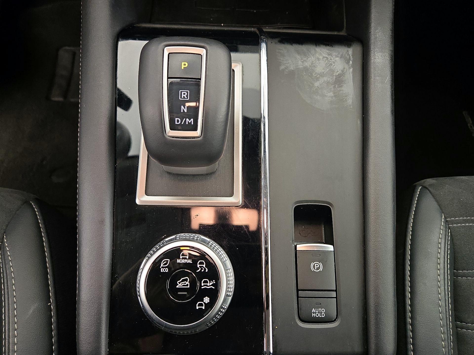 Thumbnail: 2024 Mitsubishi Outlander - 18