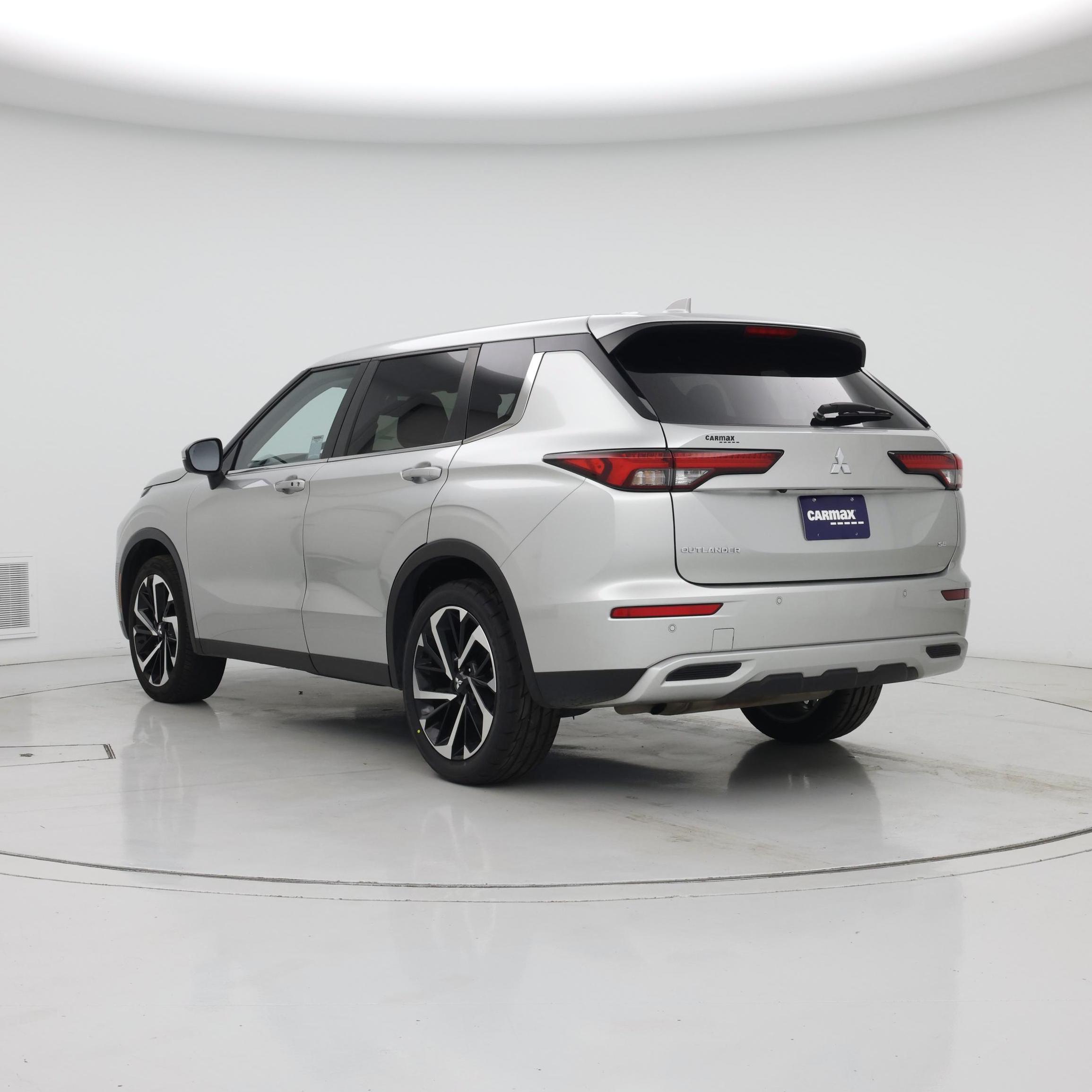 Thumbnail: 2024 Mitsubishi Outlander - 2